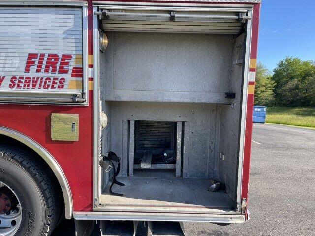 1997 Freightliner FL106 Crew Cab Fire Pumper Truck Detroit Diesel - image 11