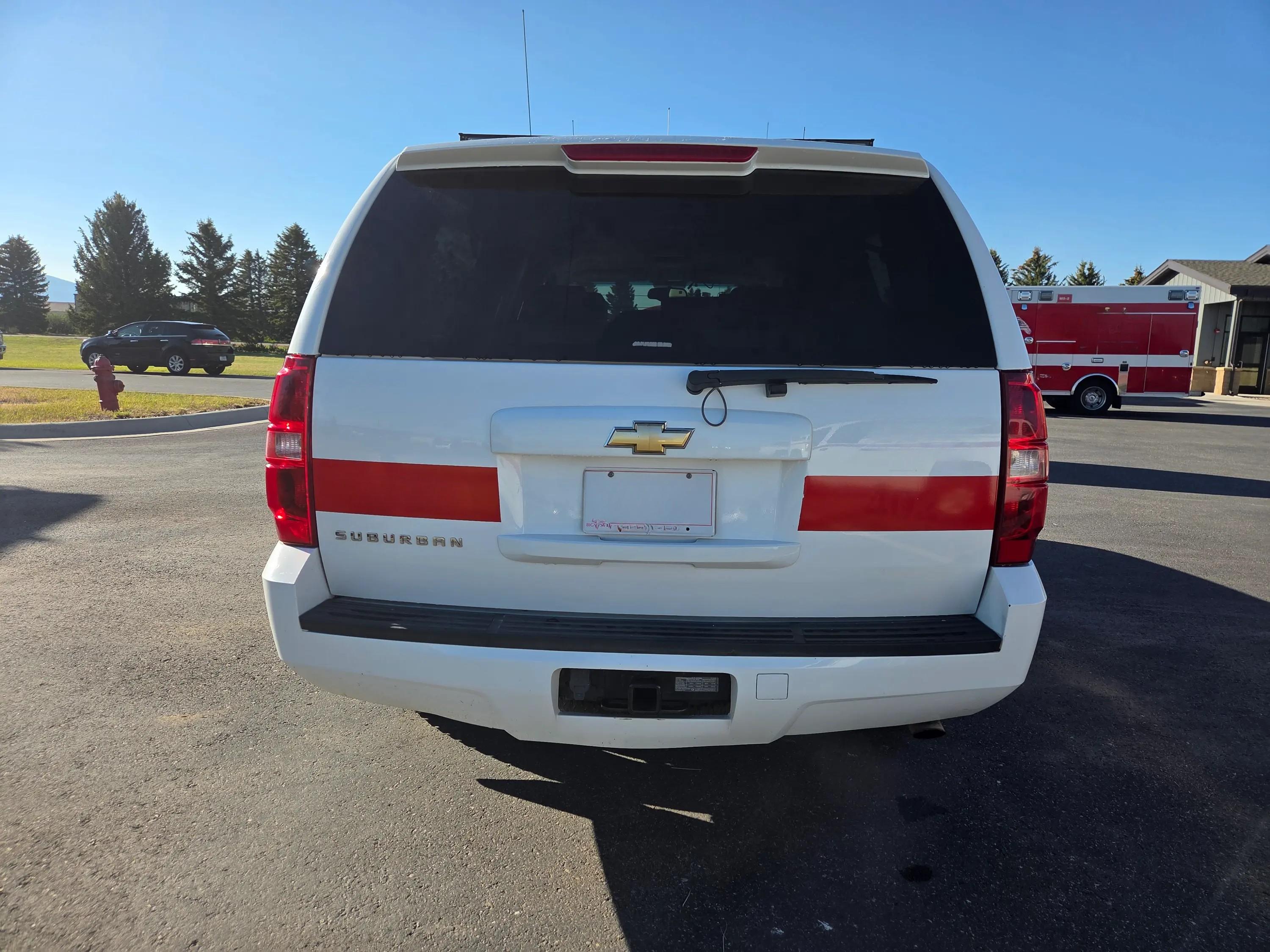 2008 Chevrolet Suburban 2500 4x4 Command Truck - image 4