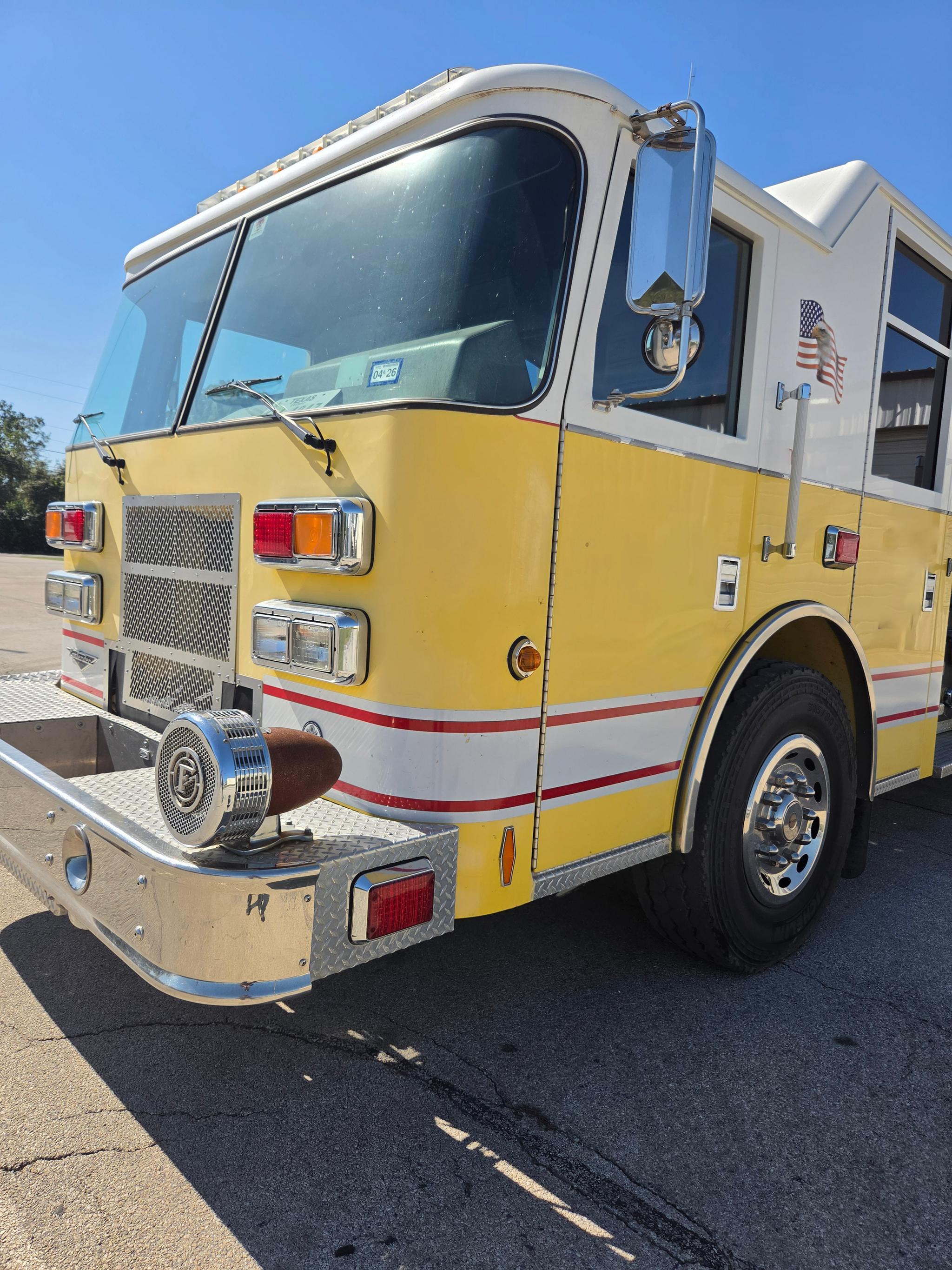 2005 4 Guys Pierce Pumper - image 4