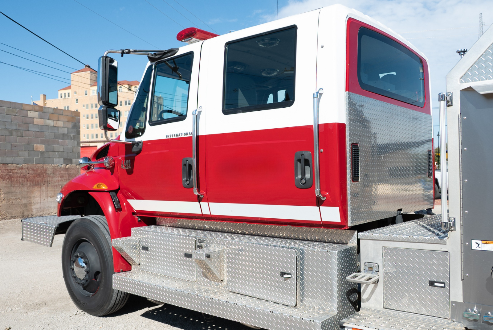 2006 E-One International Pumper - image 5