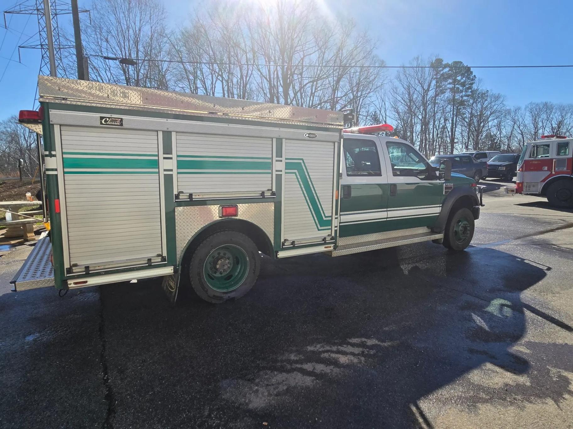 2009 E-One Ford 4x4 Squad - image 7