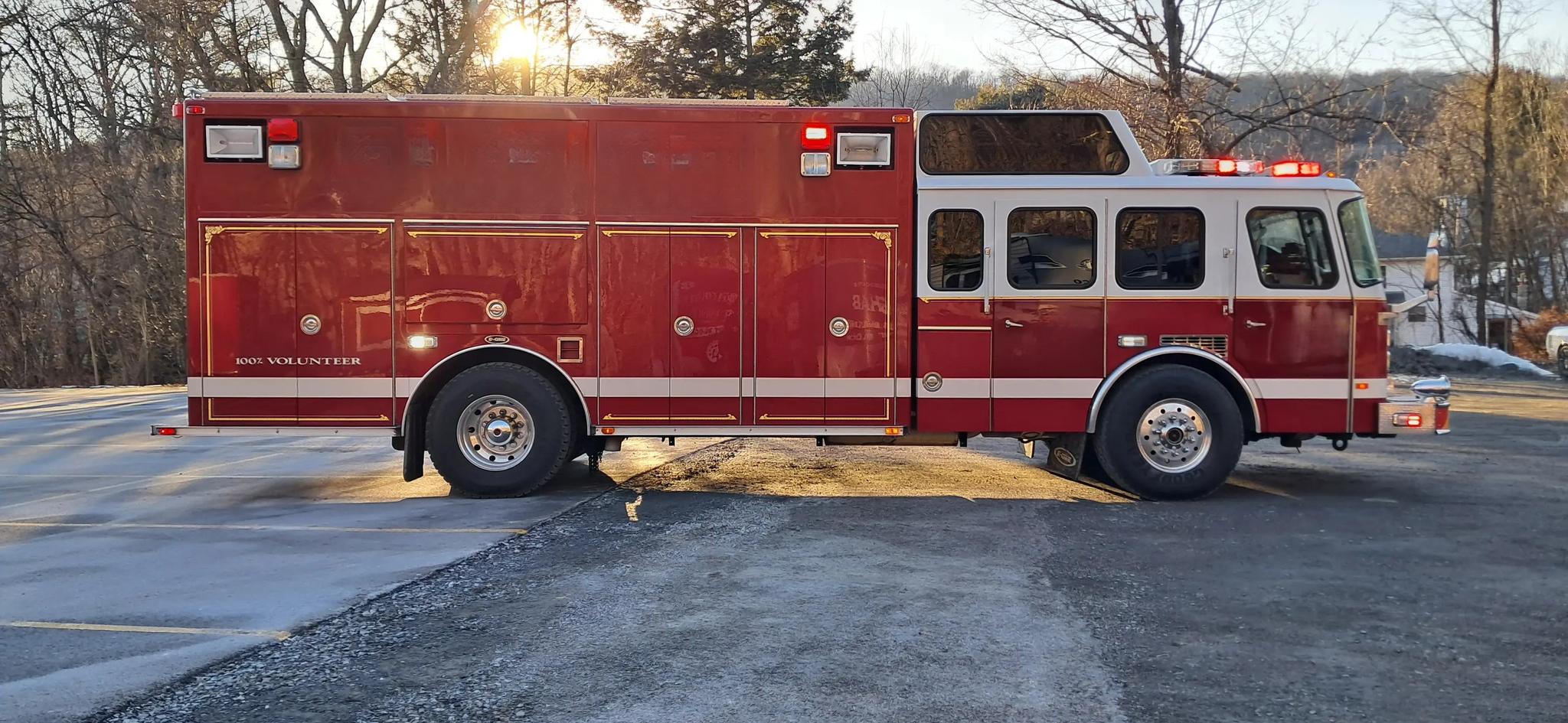 1995 E-One Heavy Rescue - image 5