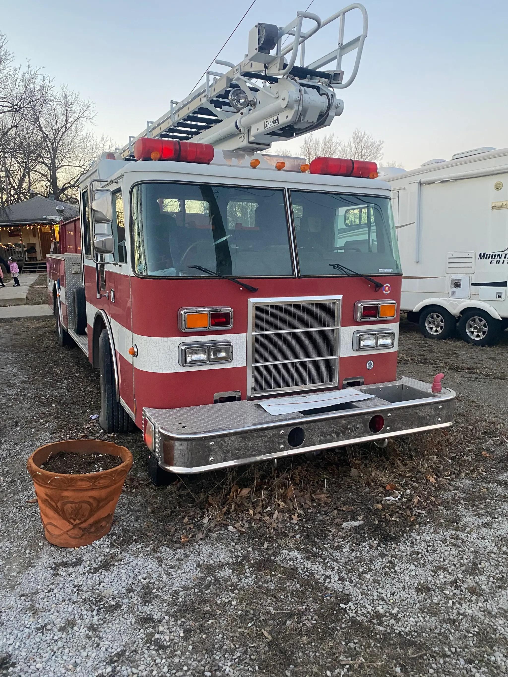 1994 Pierce  - image 2