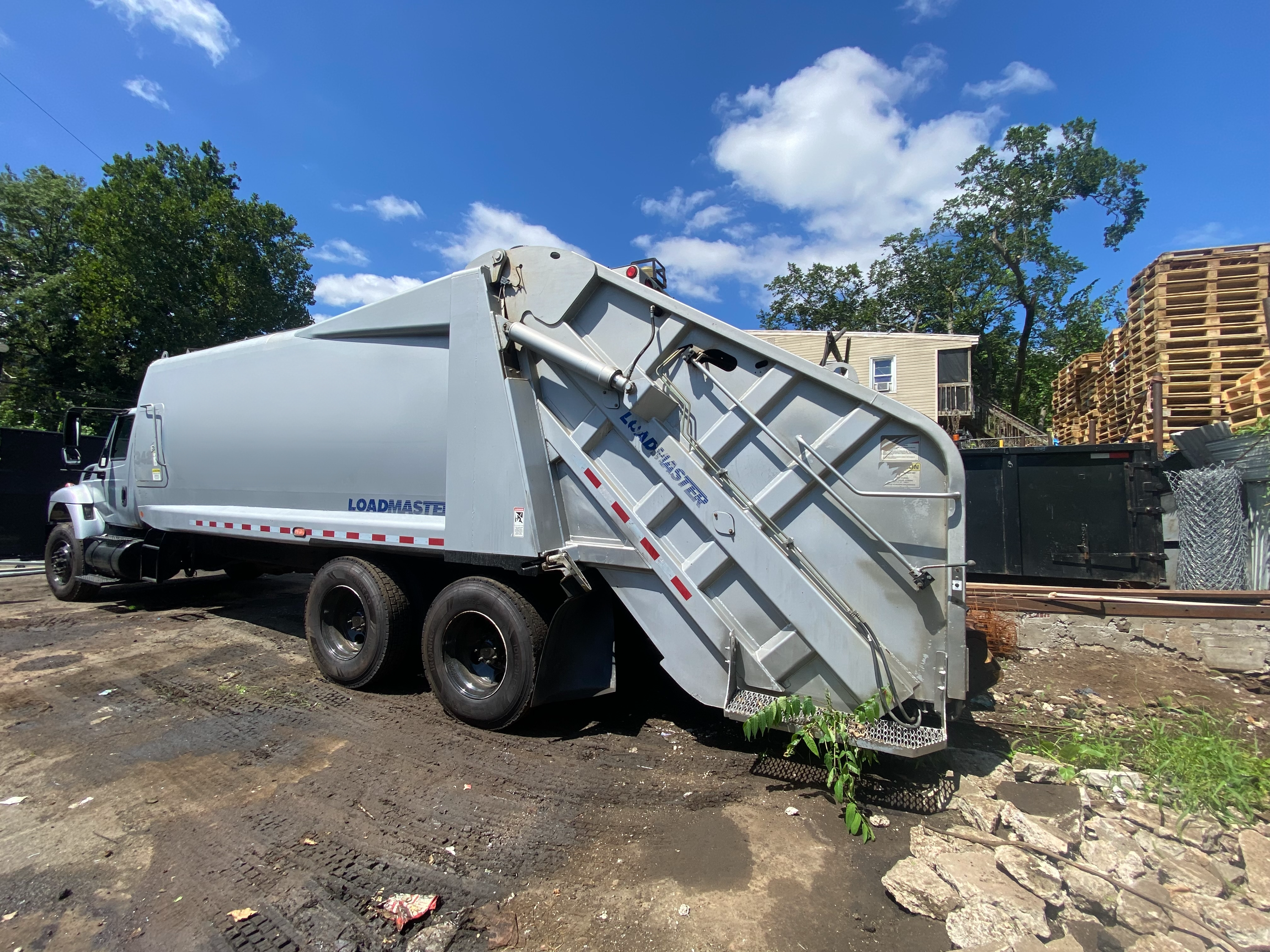 2015 International Loadmaster Rear Loader - image 6