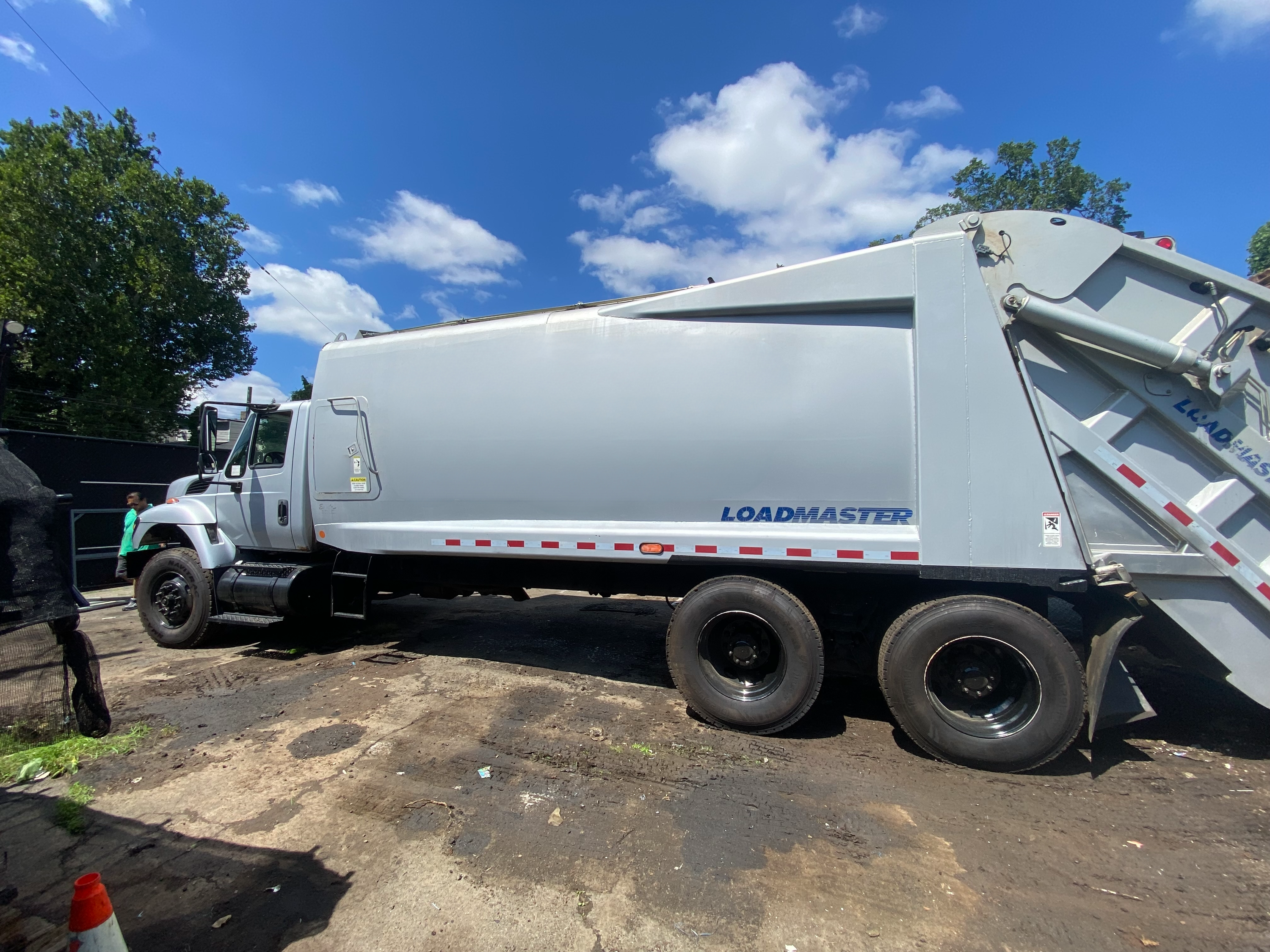 2015 International Loadmaster Rear Loader - image 5