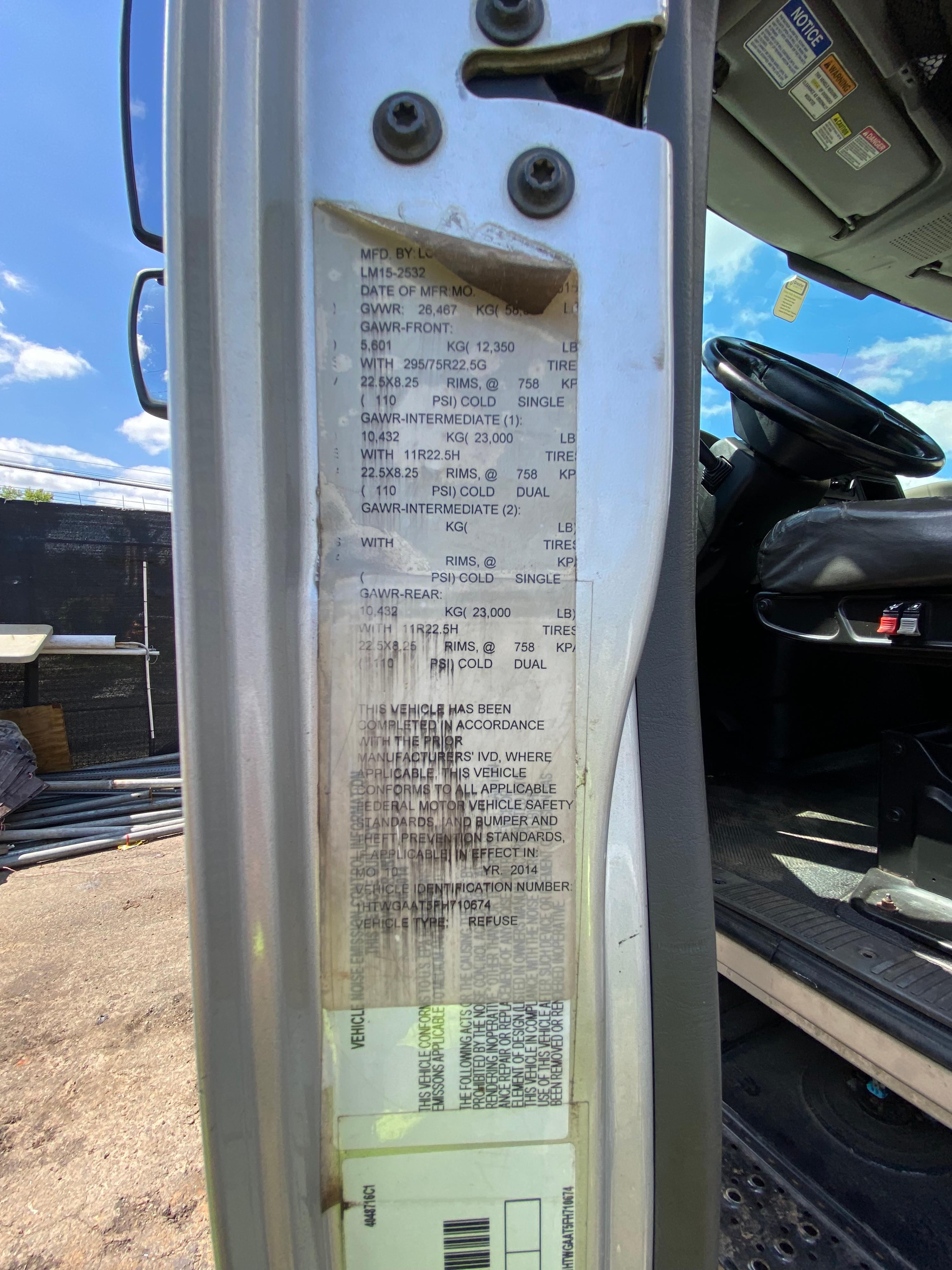 2015 International Loadmaster Rear Loader - image 26