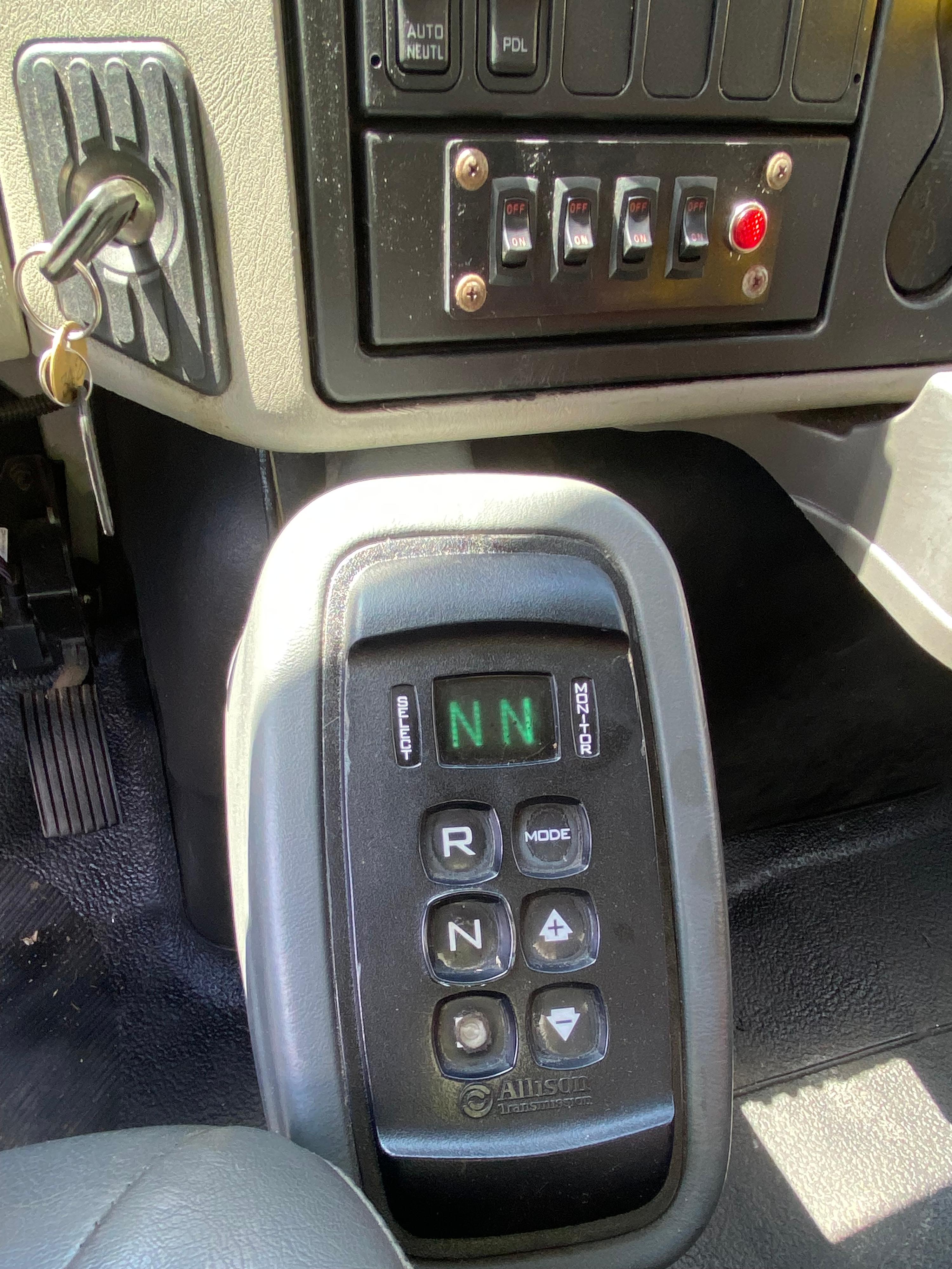 2015 International Loadmaster Rear Loader - image 9