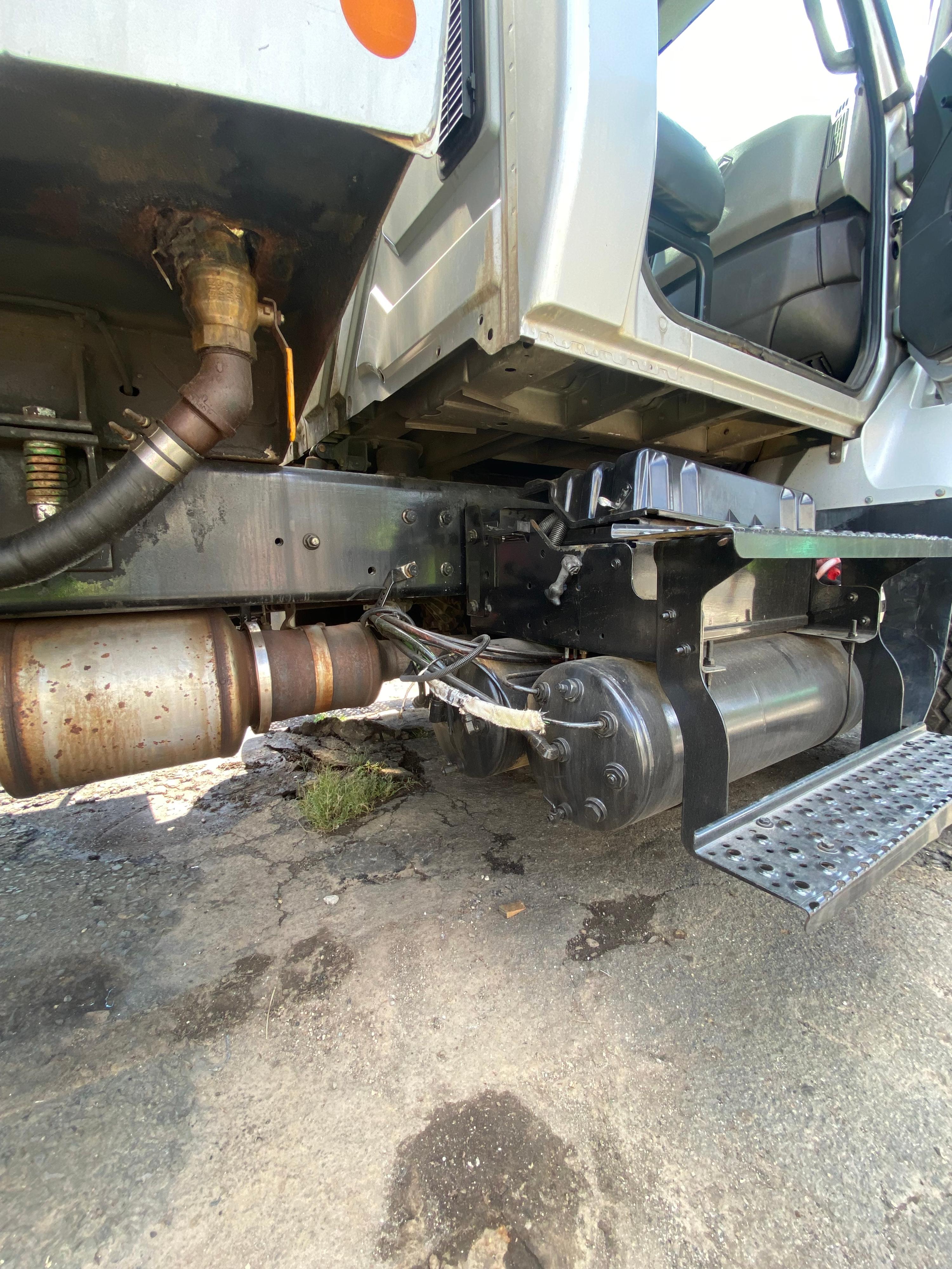 2015 International Loadmaster Rear Loader - image 13