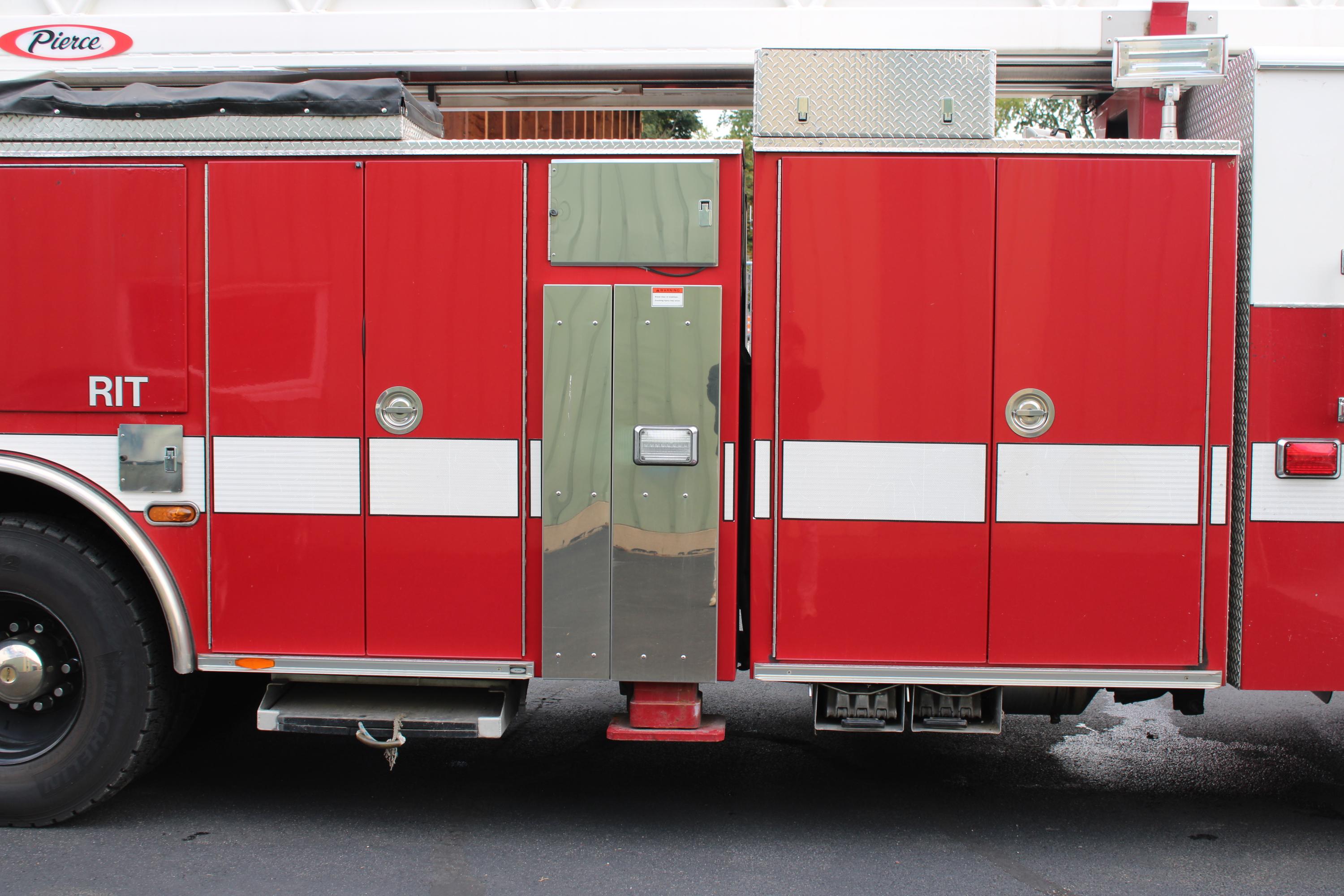 2010 Pierce Arrow XT 100' Rear Mount Platform - image 16