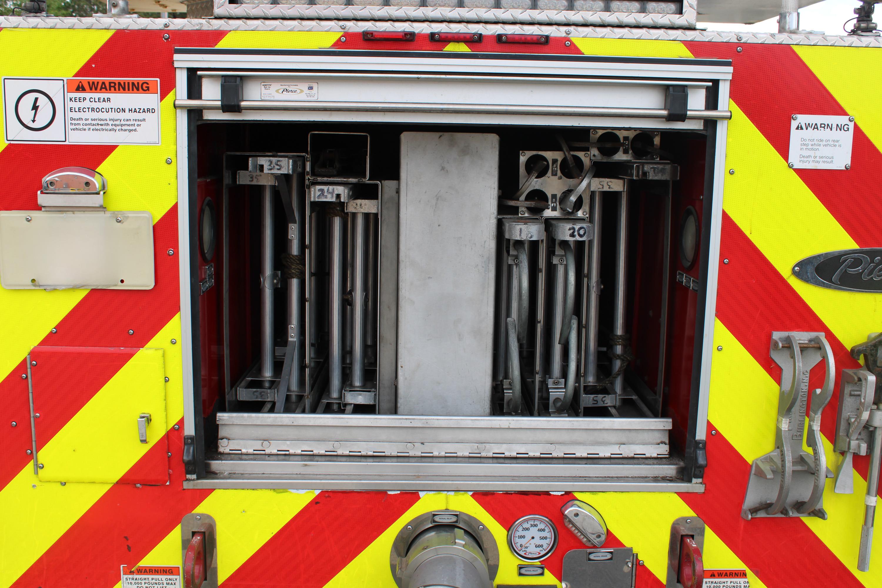 2010 Pierce Arrow XT 100' Rear Mount Platform - image 5