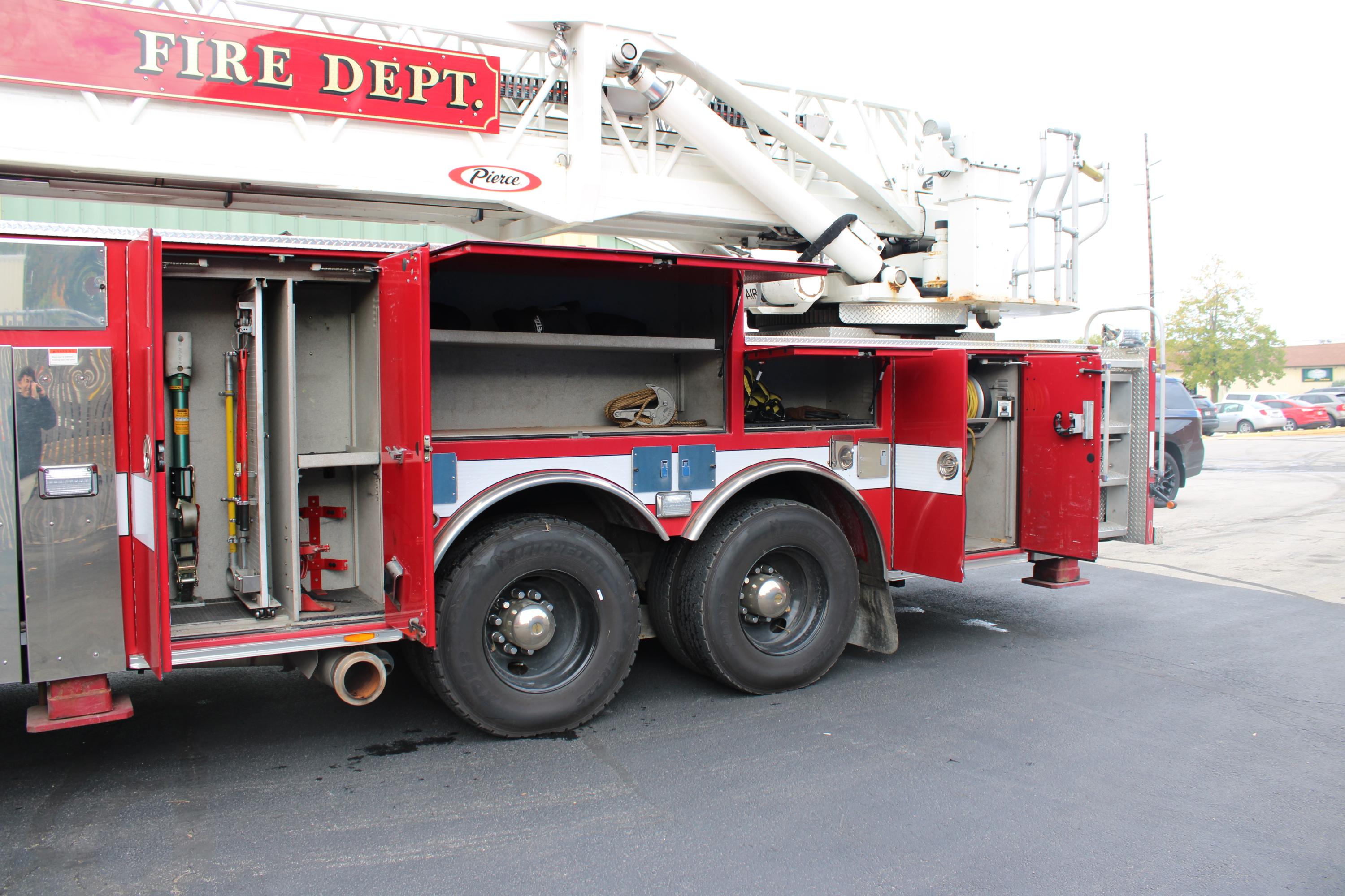 2010 Pierce Arrow XT 100' Rear Mount Platform - image 6