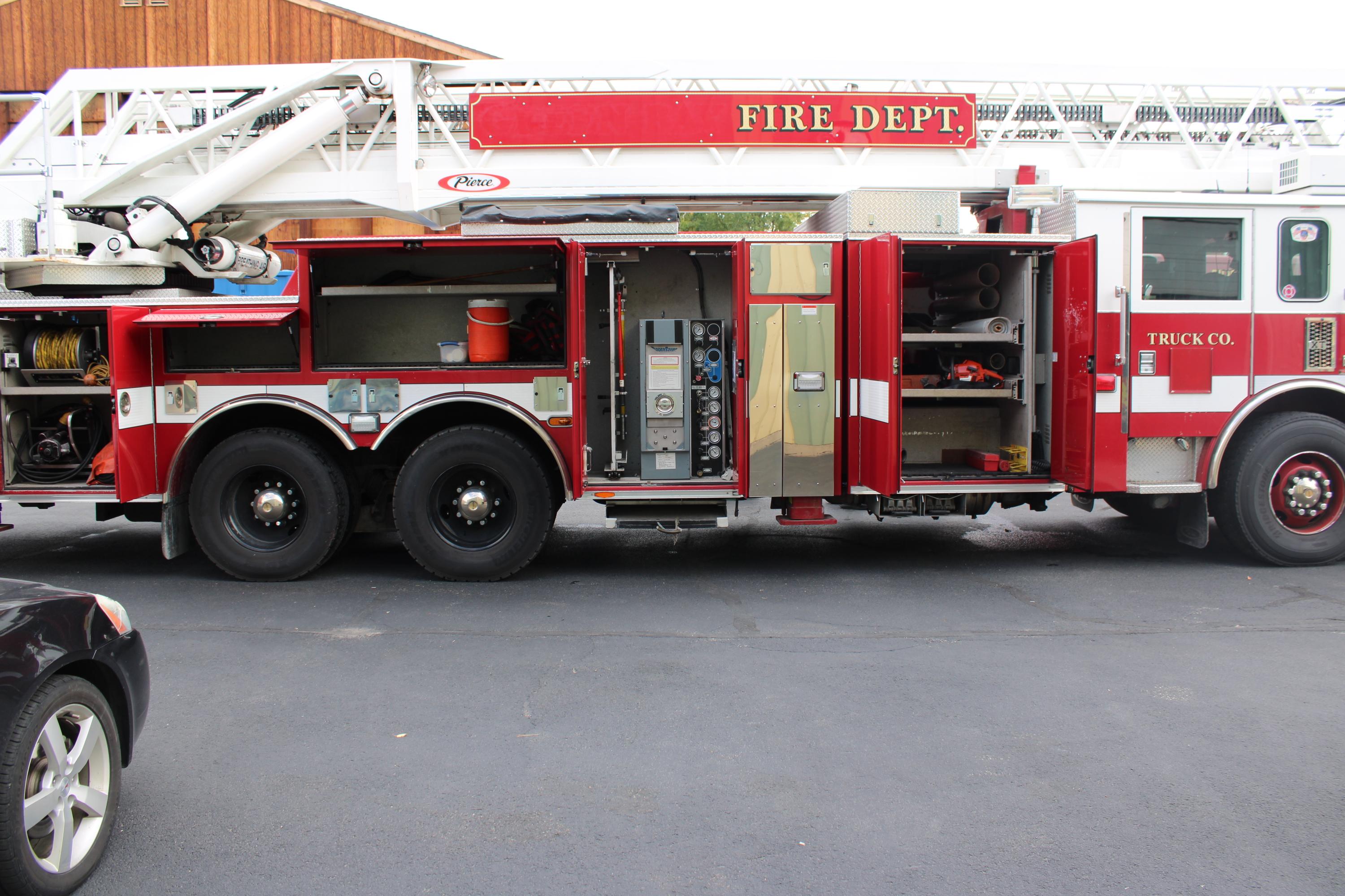 2010 Pierce Arrow XT 100' Rear Mount Platform - image 19