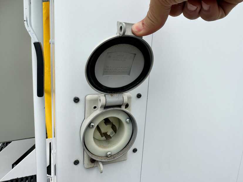 Nor E First Response 12-3L Mobile Decontamination / Safety Shower Trailer — photo 7