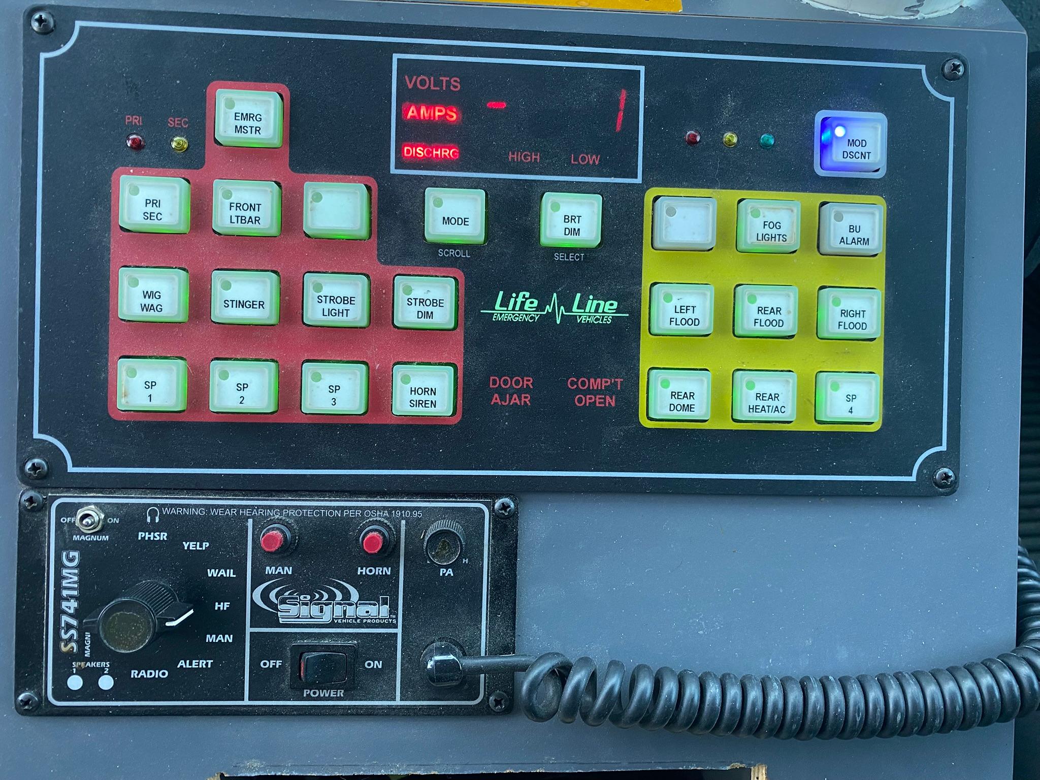 2003 LifeLine Ford Type III Ambulance - image 61