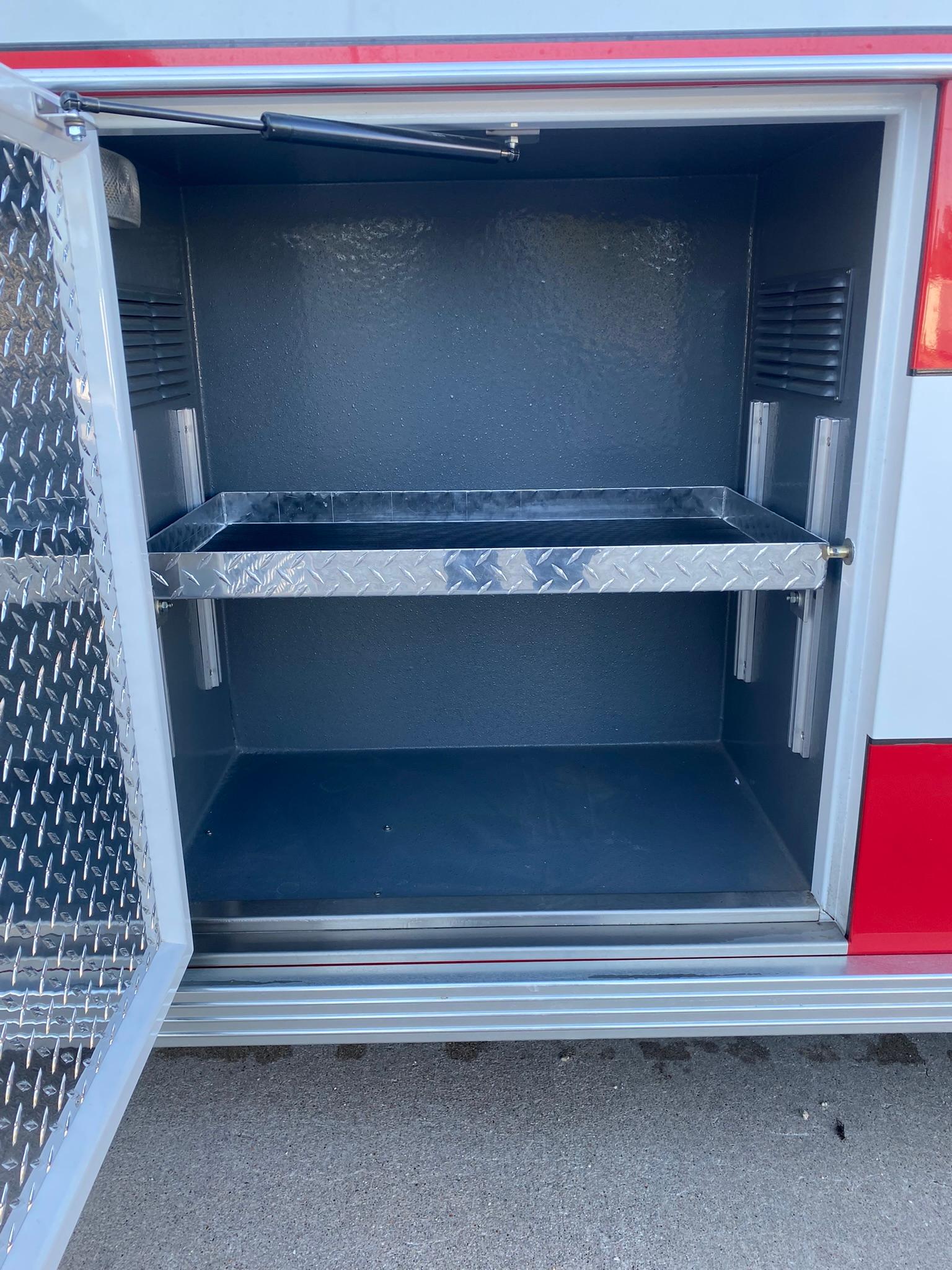 2003 LifeLine Ford Type III Ambulance - image 43