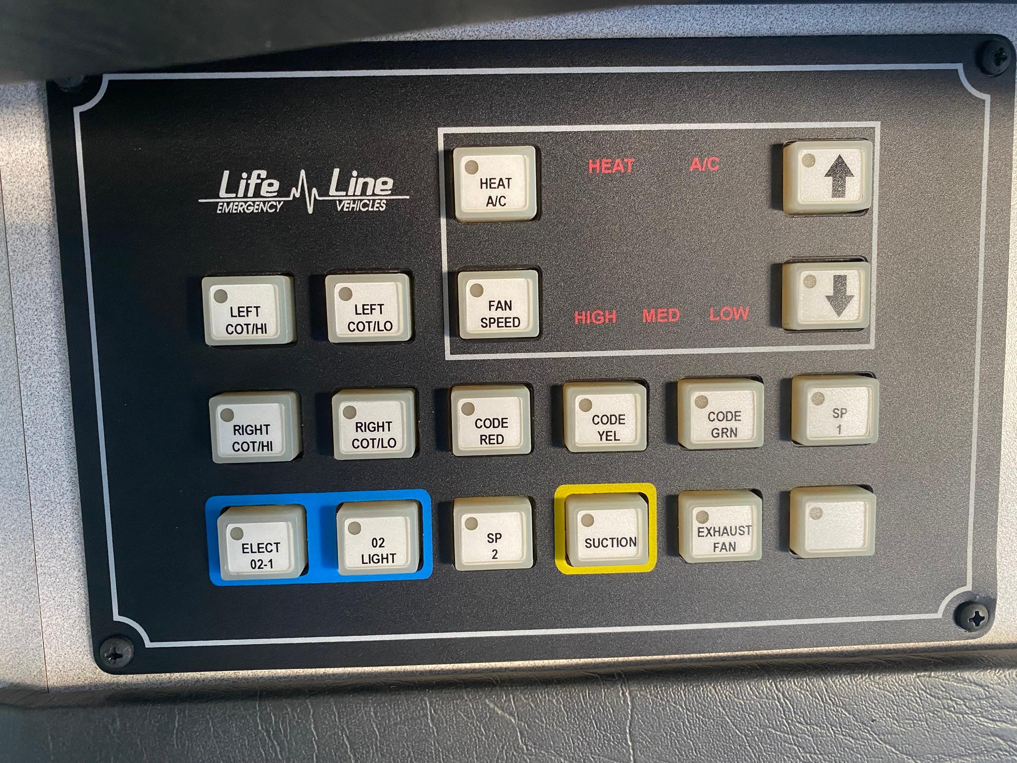 2003 LifeLine Ford Type III Ambulance - image 34