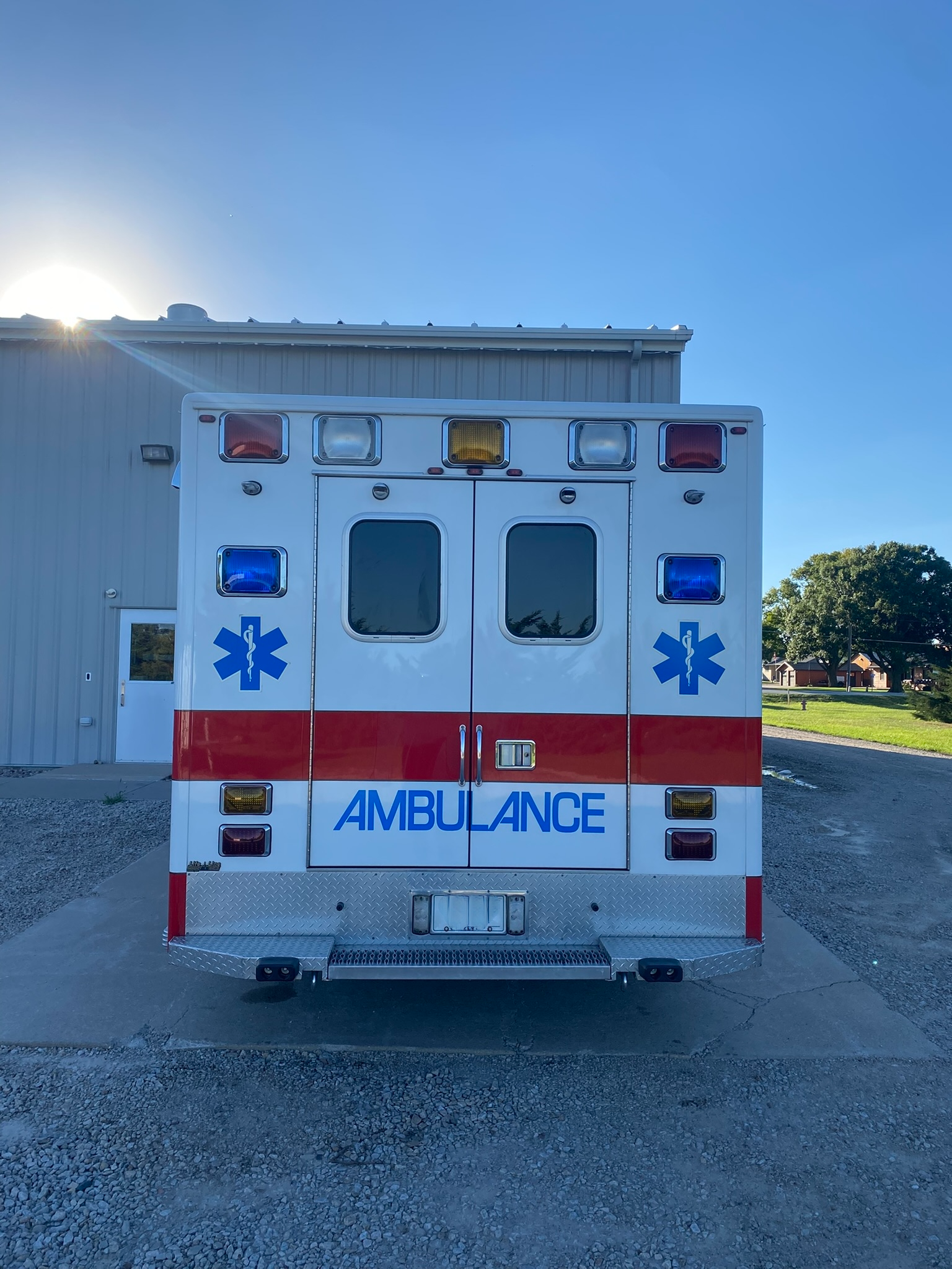 2003 LifeLine Ford Type III Ambulance - image 11