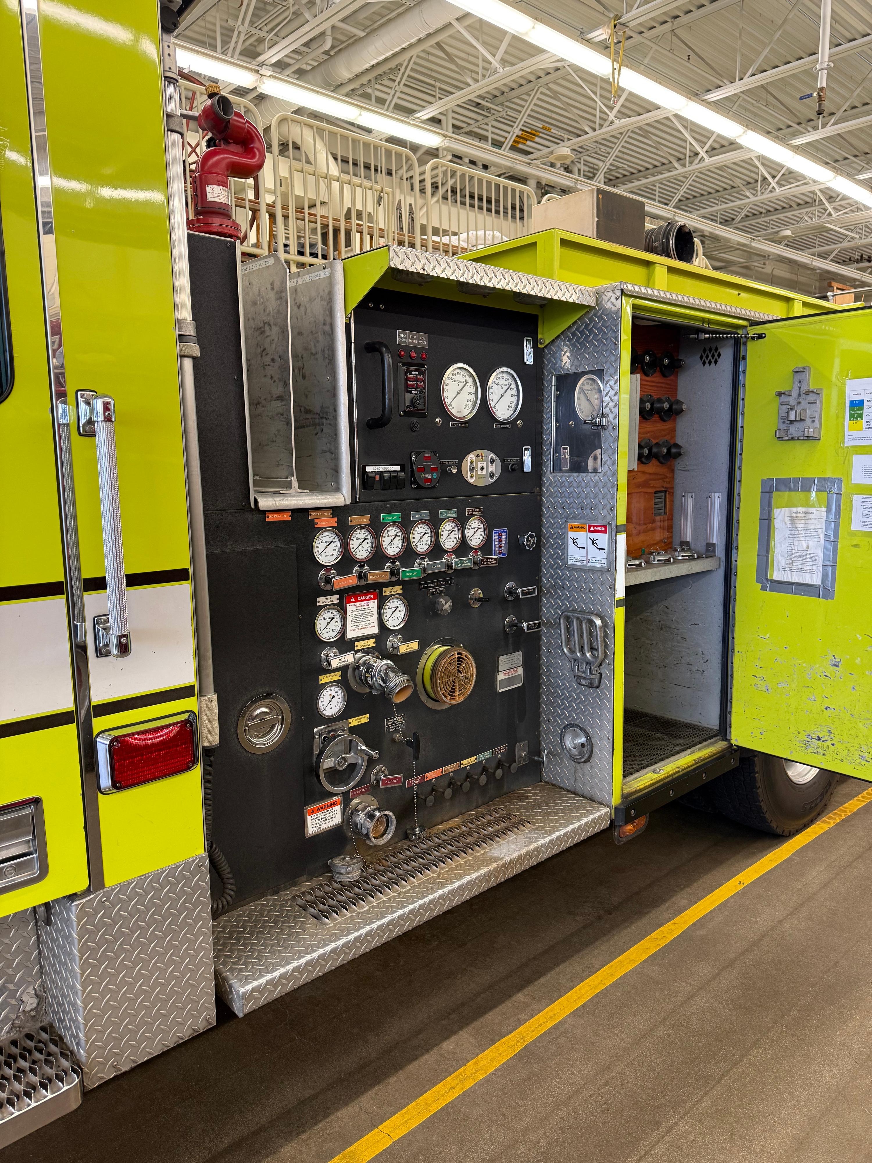 2004 Seagrave Marauder Pumper - image 8