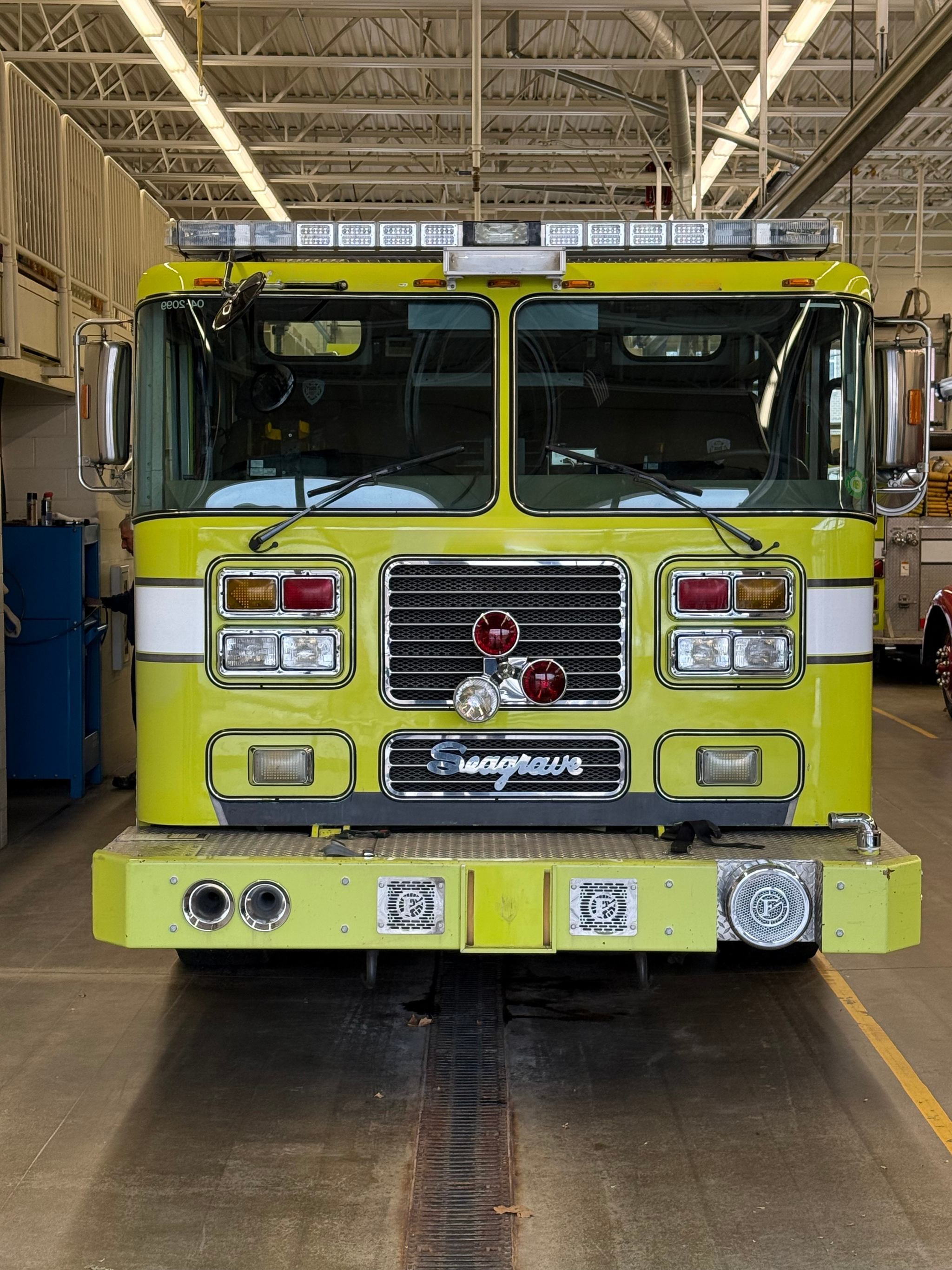 2004 Seagrave Marauder Pumper - image 2