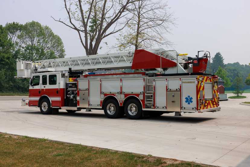 2014 Rosenbauer Cobra 101' Aerial — photo 3