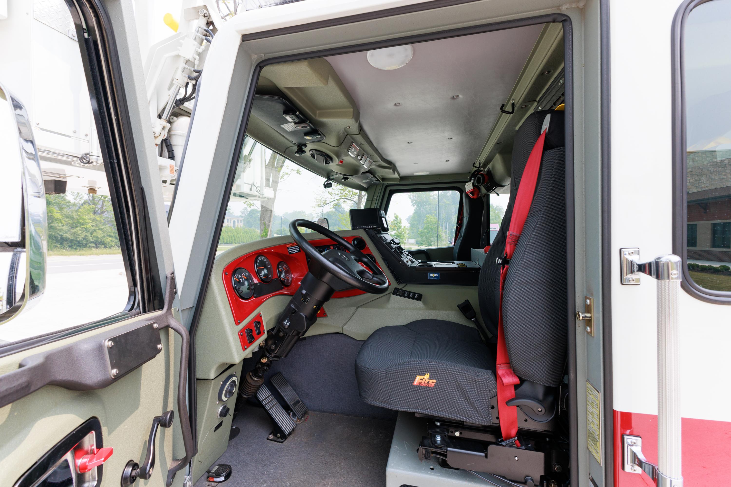 2014 Rosenbauer Cobra 101' Aerial - image 13