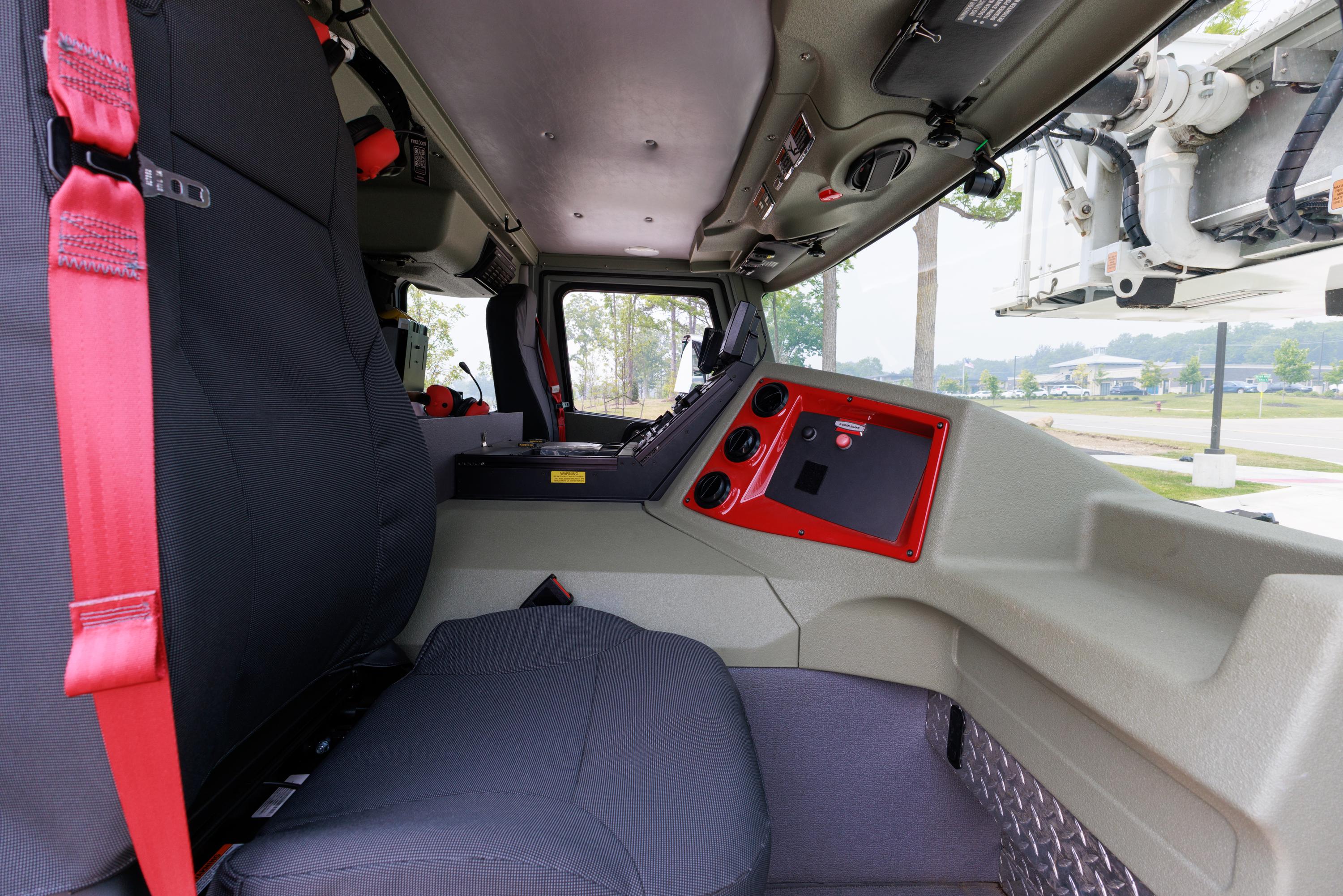 2014 Rosenbauer Cobra 101' Aerial - image 16