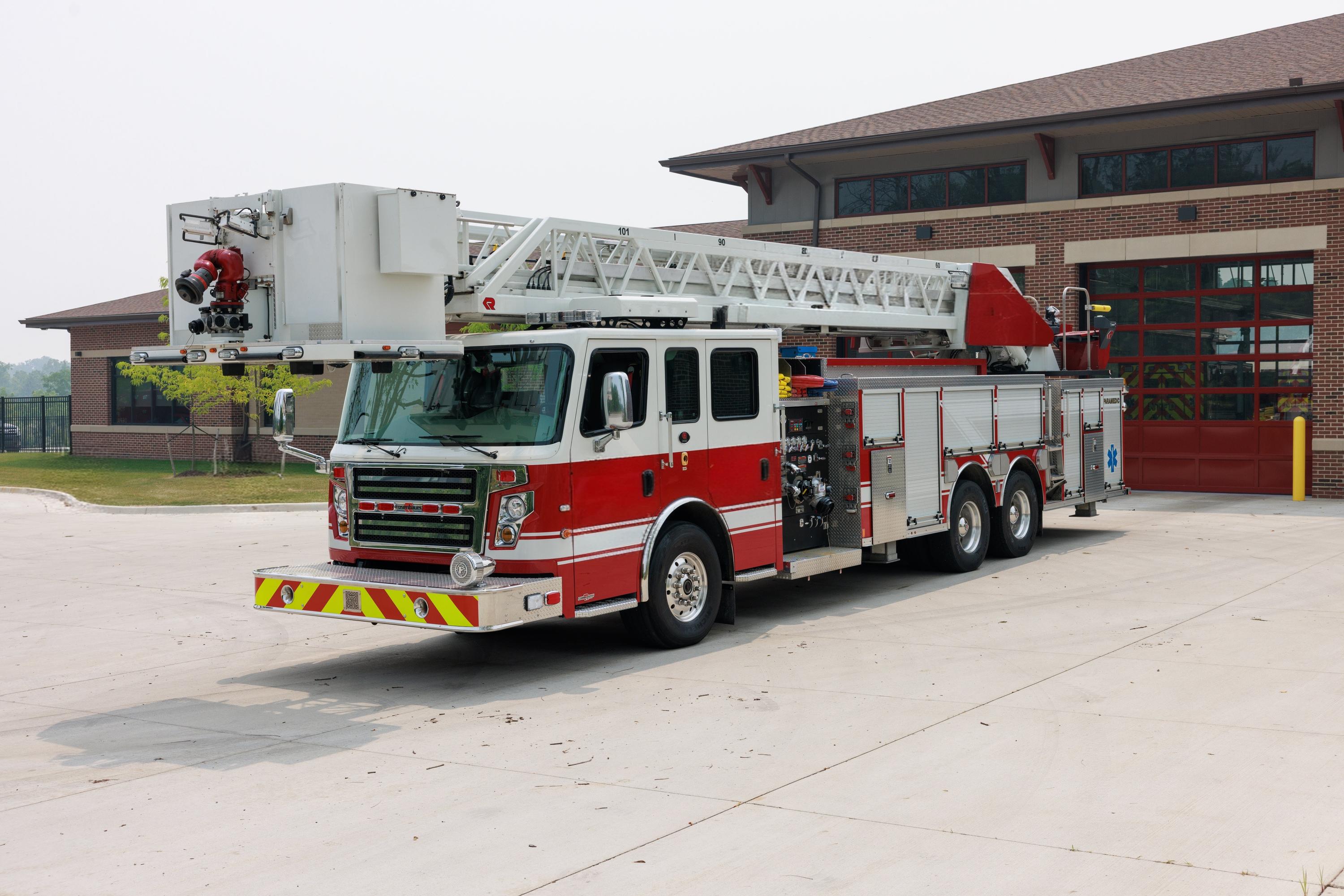 2014 Rosenbauer Cobra 101' Aerial - image 12