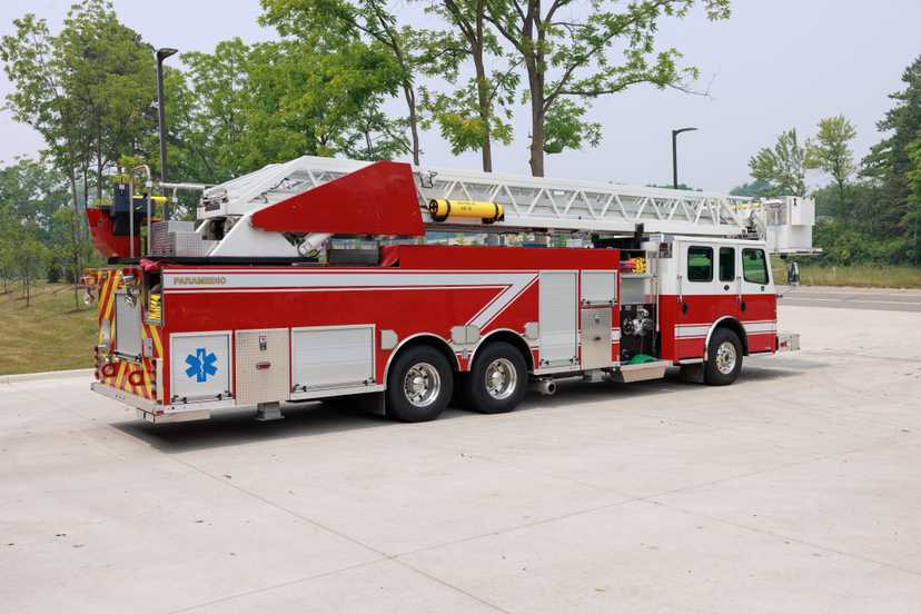 2014 Rosenbauer Cobra 101' Aerial — photo 7