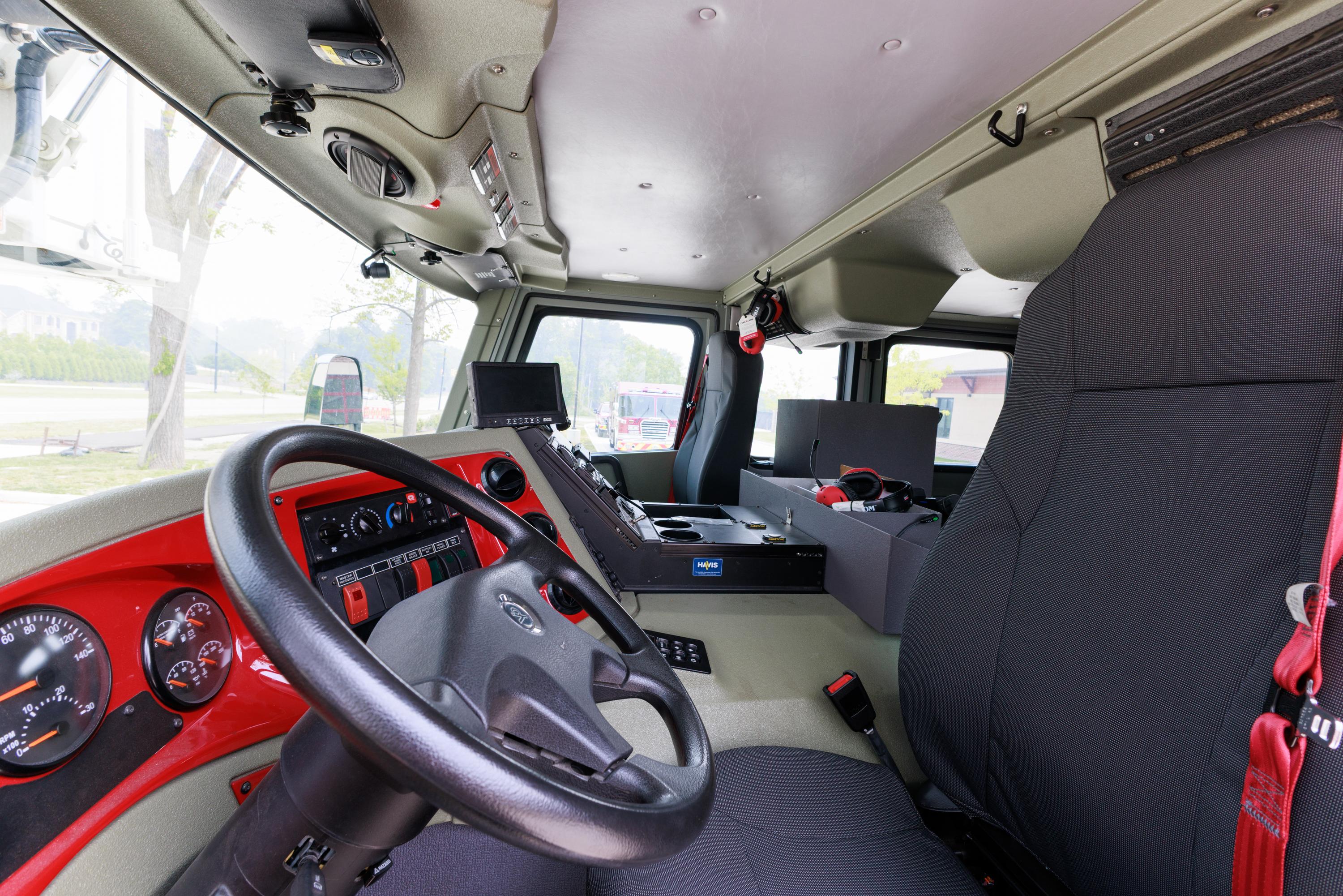 2014 Rosenbauer Cobra 101' Aerial - image 14