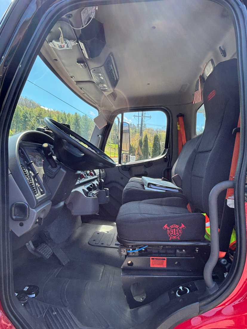 2015 4 Guys Freightliner 4x4 Pumper — photo 7