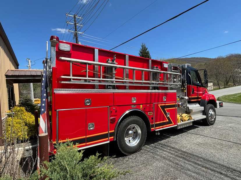 2015 4 Guys Freightliner 4x4 Pumper — photo 4