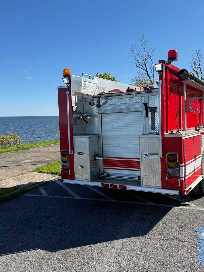 2009 E-One Typhoon Pumper — photo 5