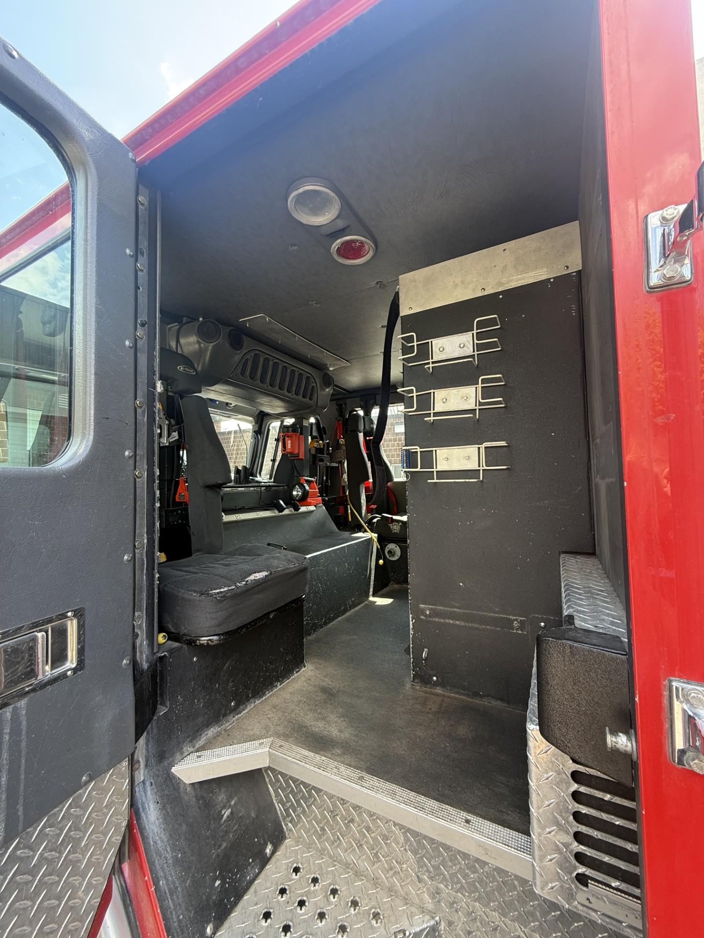2009 E-One Typhoon Pumper - image 31