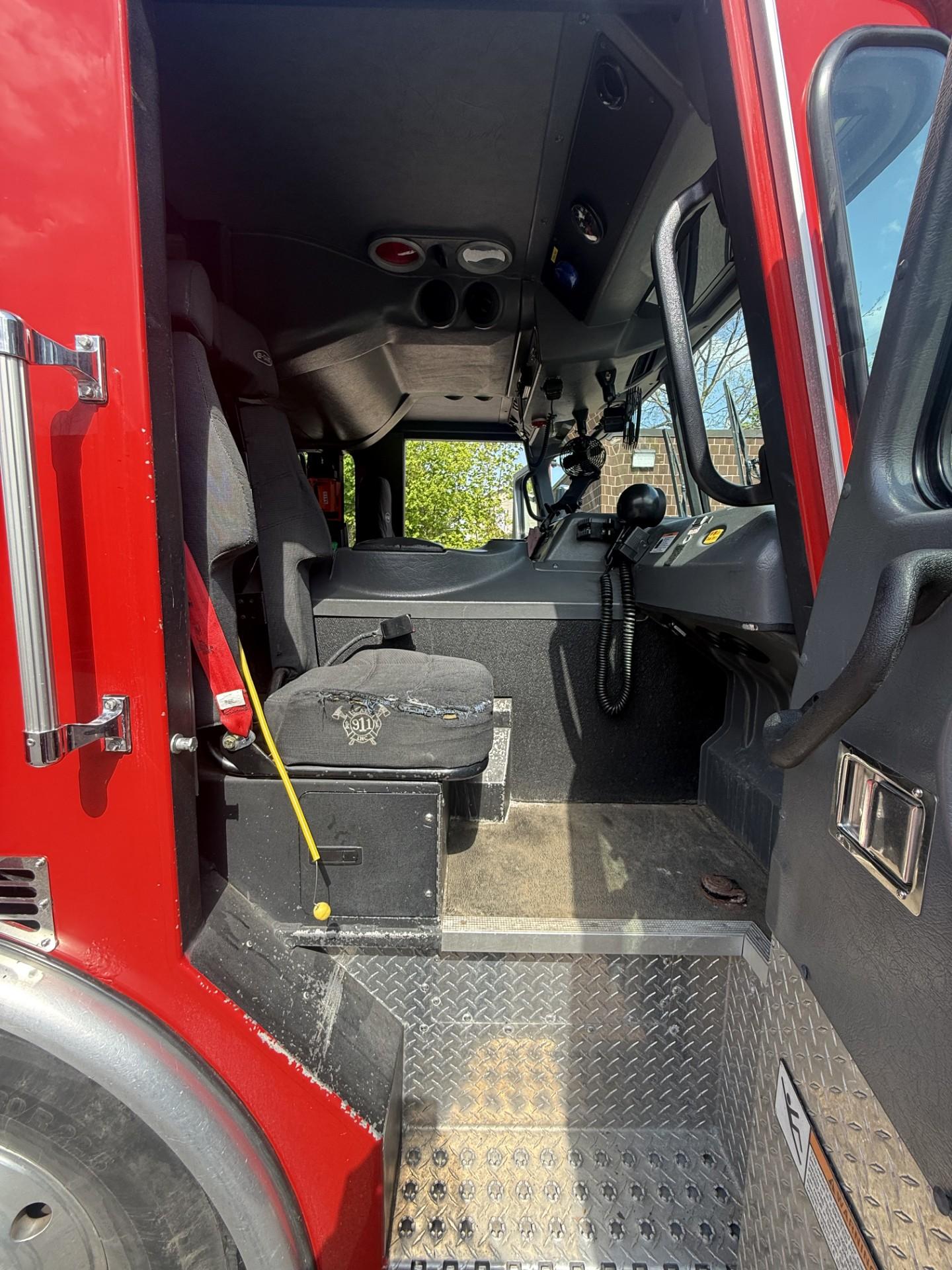 2009 E-One Typhoon Pumper - image 20