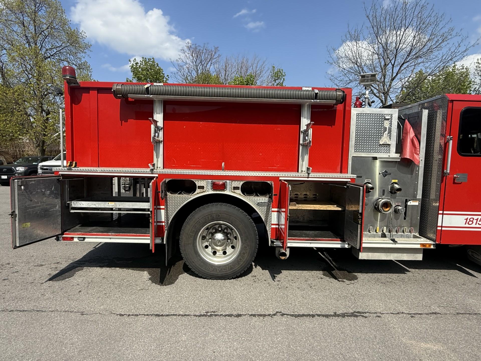 2009 E-One Typhoon Pumper - image 40
