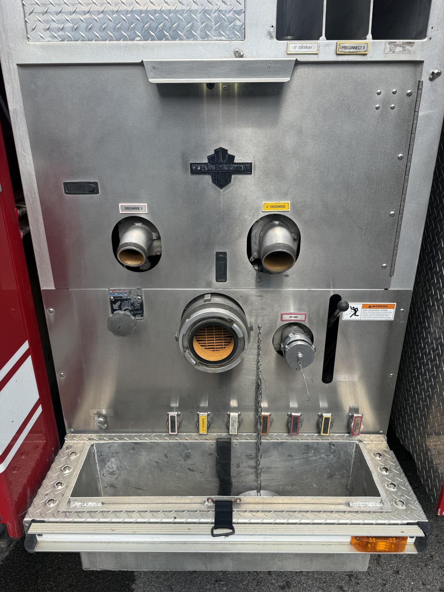 2009 E-One Typhoon Pumper - image 38