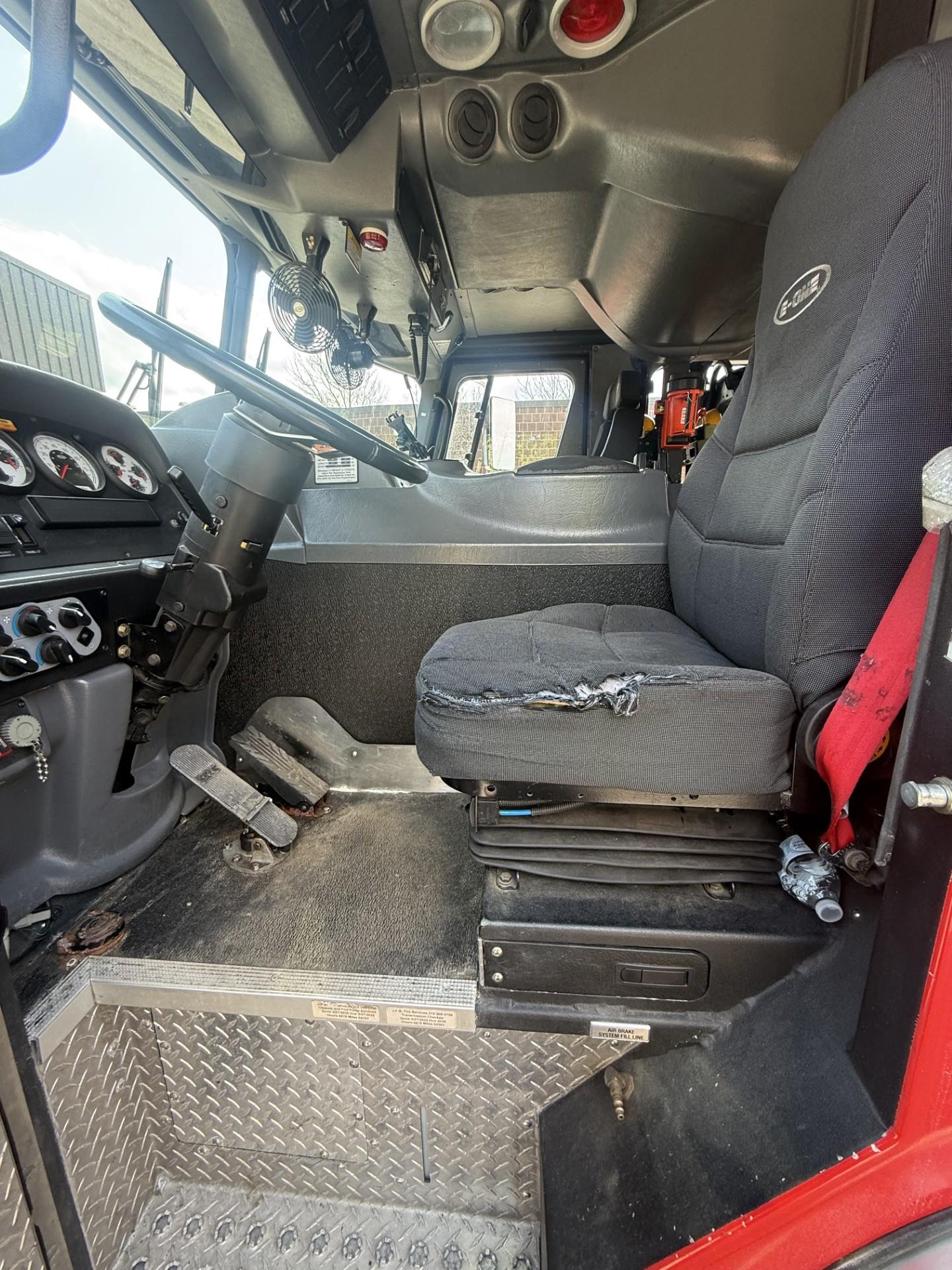 2009 E-One Typhoon Pumper - image 24