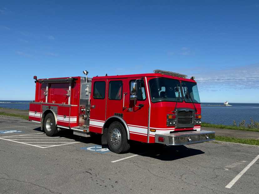 2009 E-One Typhoon Pumper — photo 8