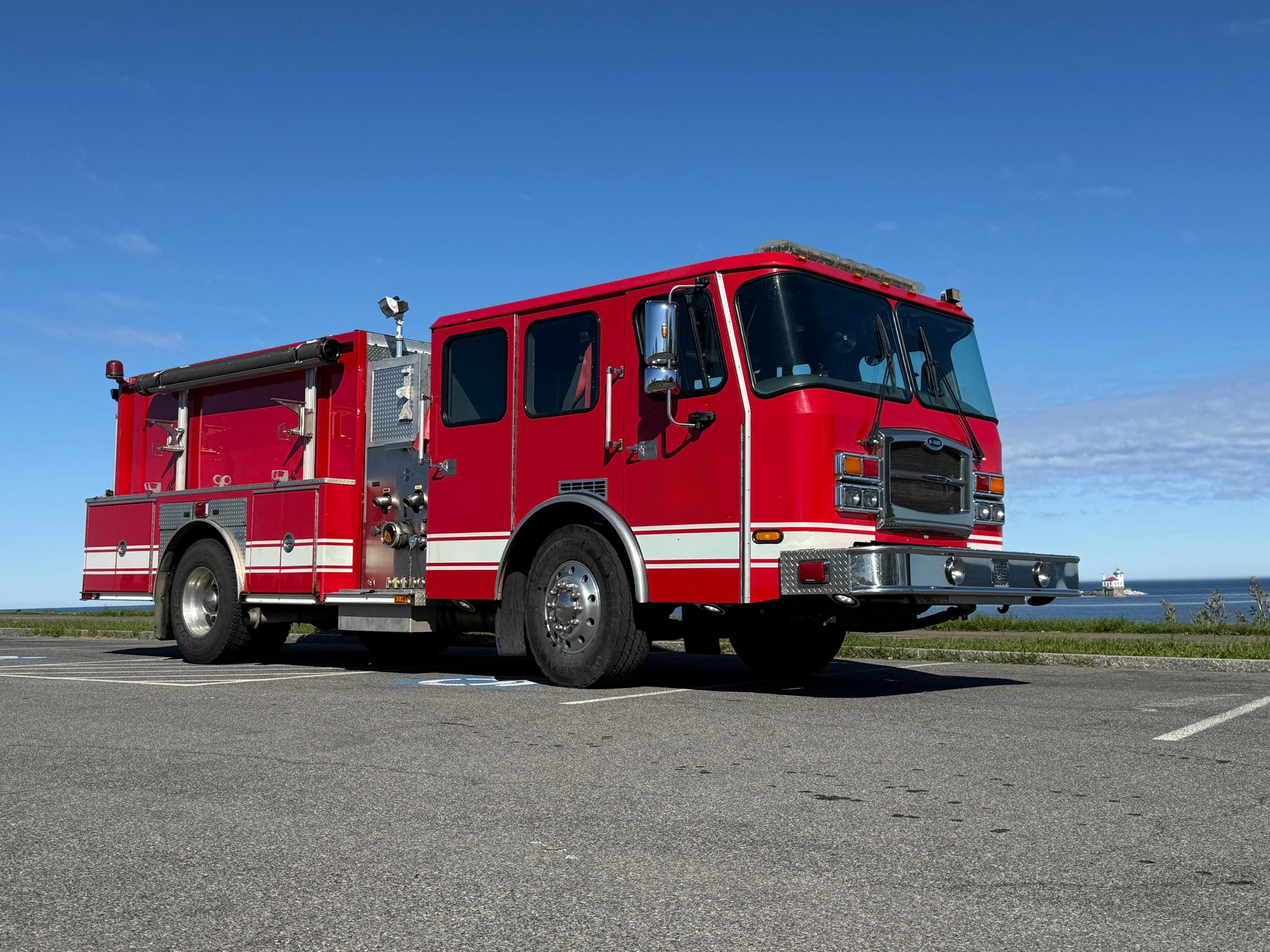 2009 E-One Typhoon Pumper - image 1
