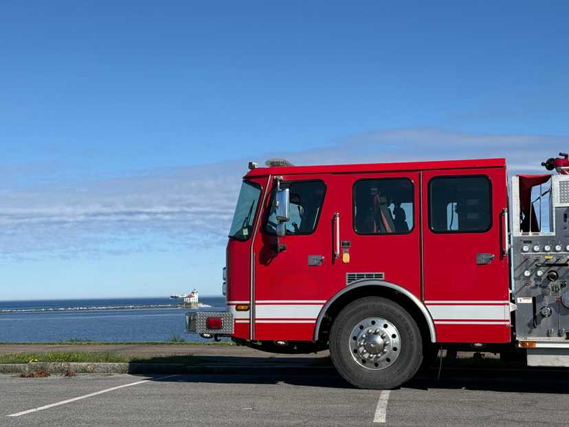 2009 E-One Typhoon Pumper — photo 3