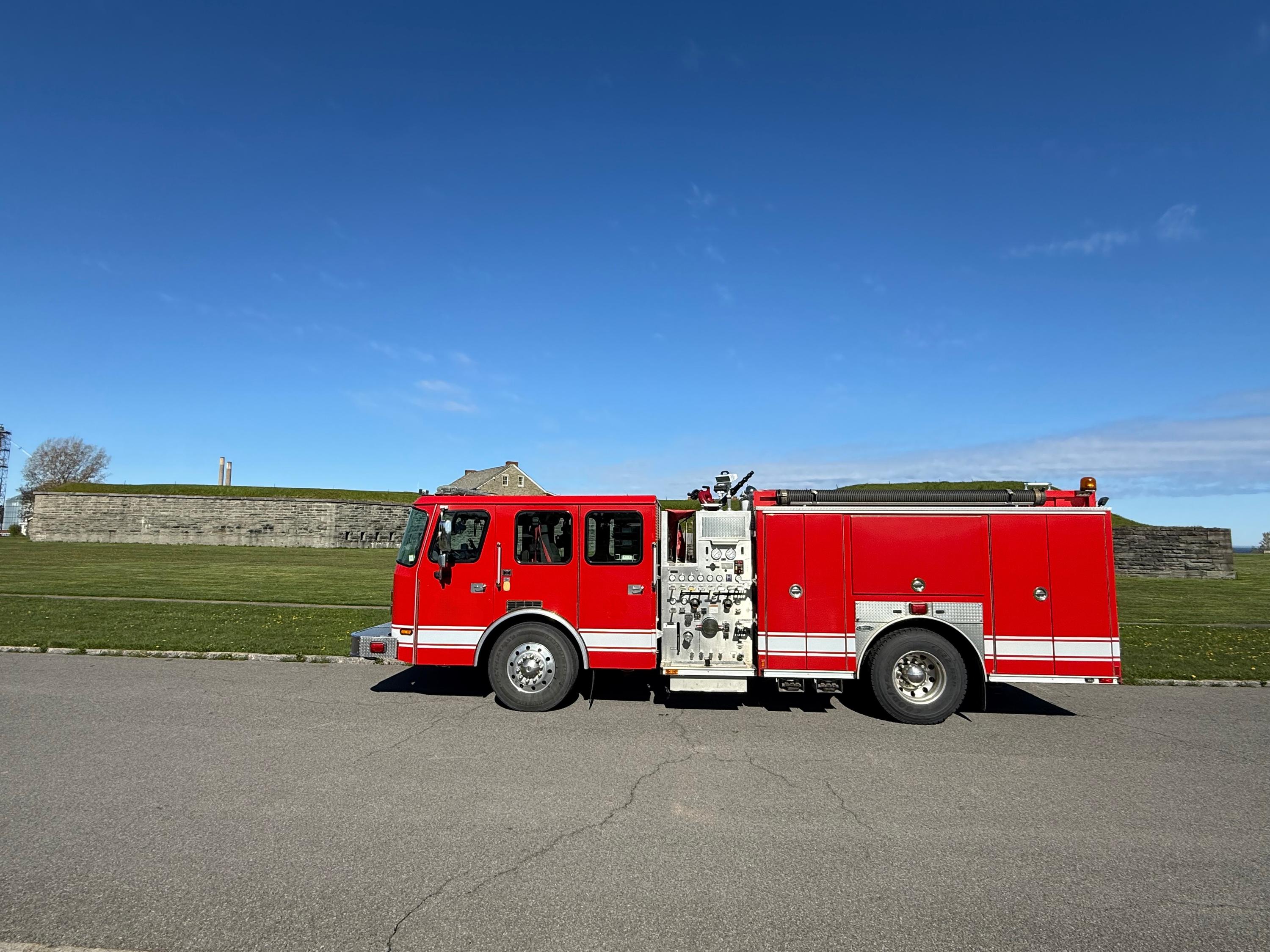2009 E-One Typhoon Pumper - image 6
