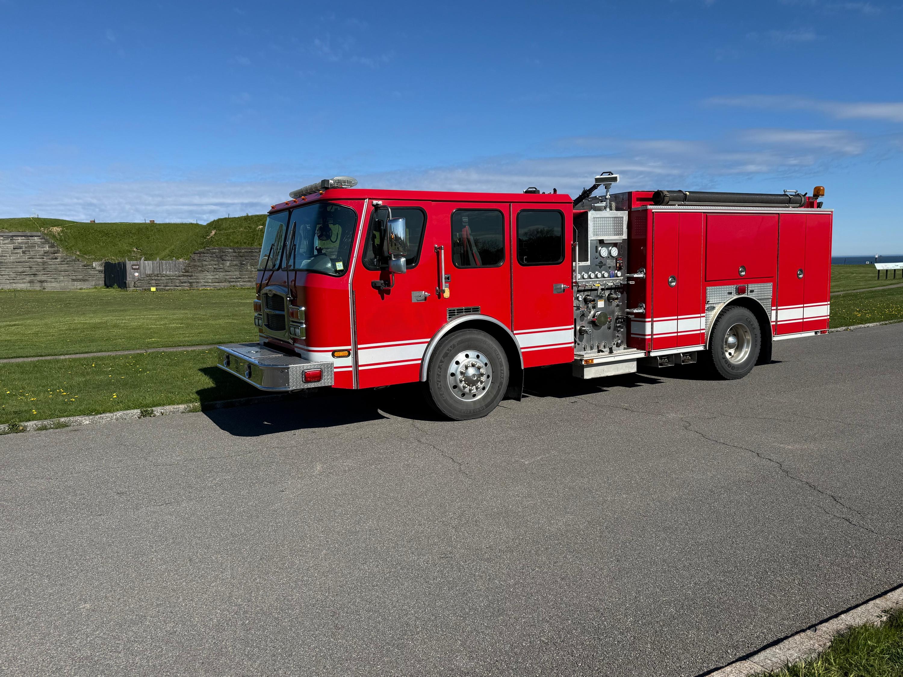 2009 E-One Typhoon Pumper - image 7