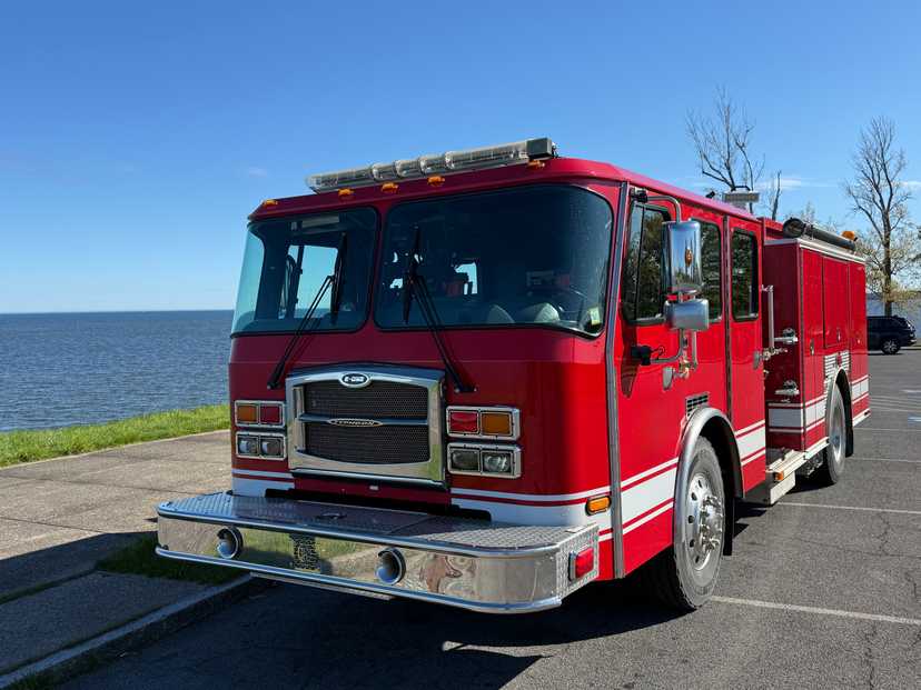 2009 E-One Typhoon Pumper — photo 4