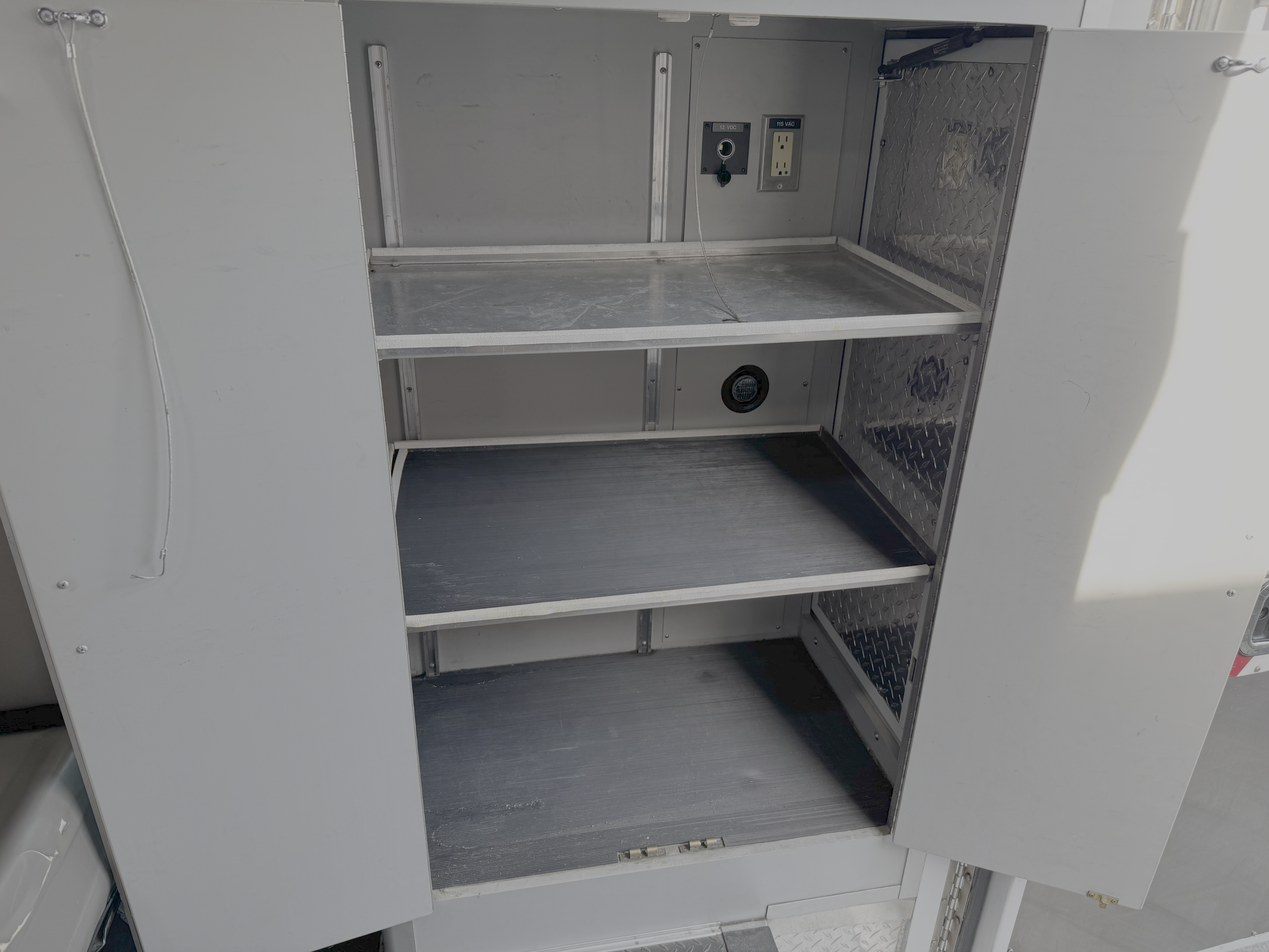 2015 Ford Type III Ambulance - image 9