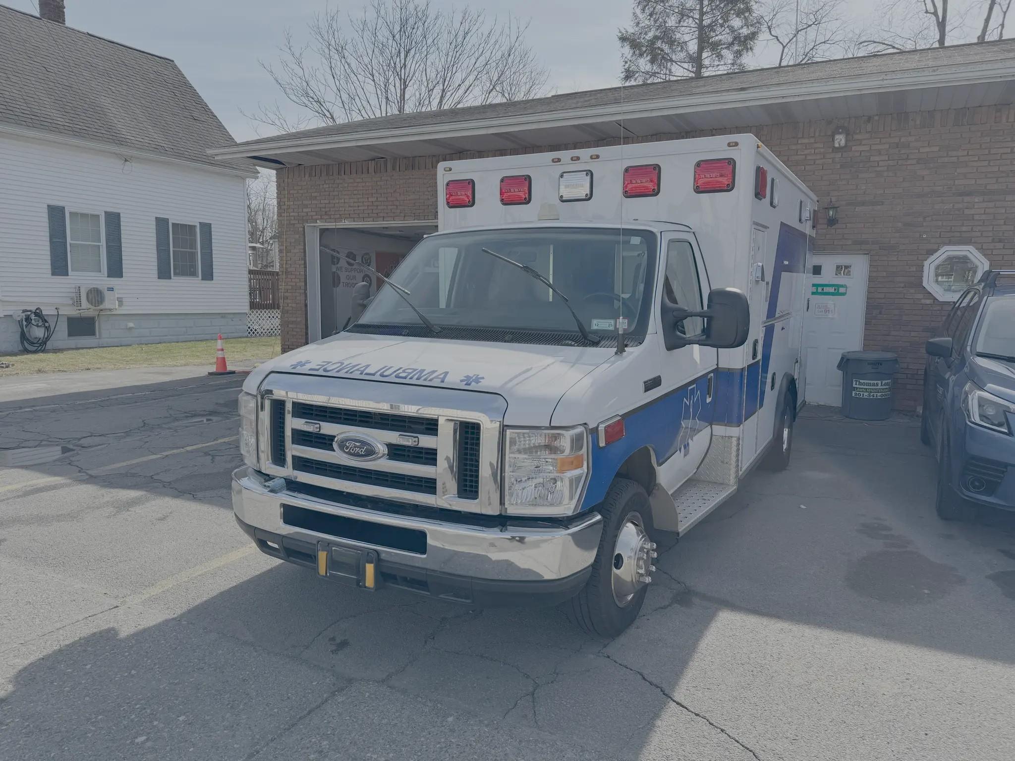 2015 Ford Type III Ambulance - image 3