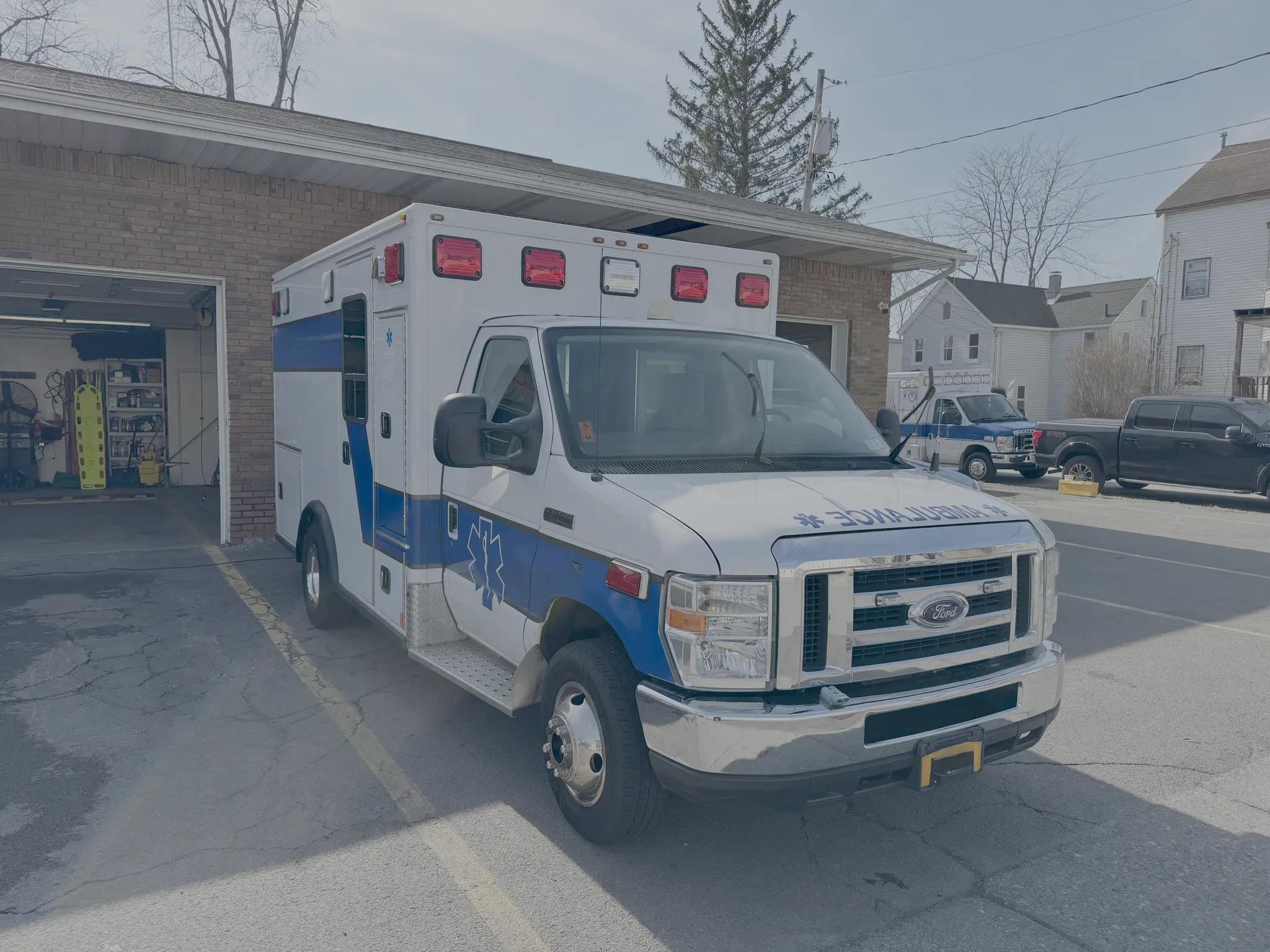2015 Ford Type III Ambulance - image 2