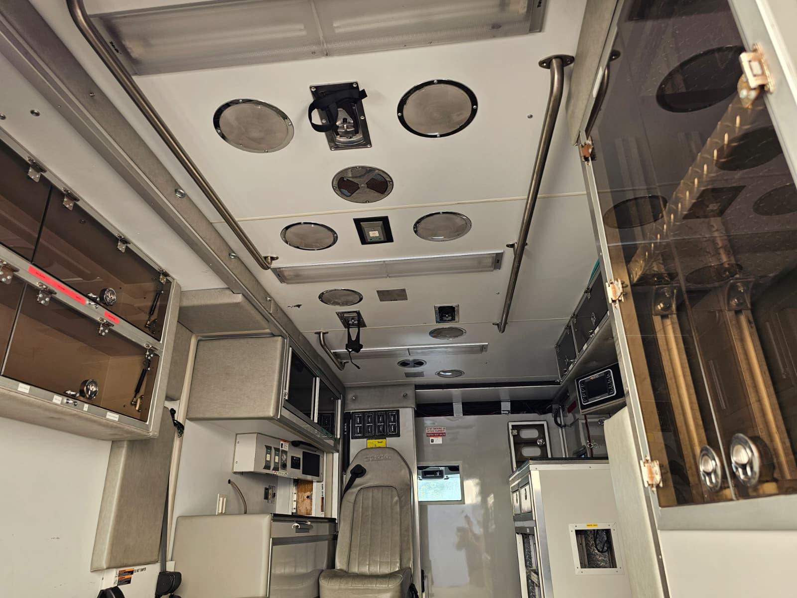 2016 Horton International Type I Ambulance - image 17