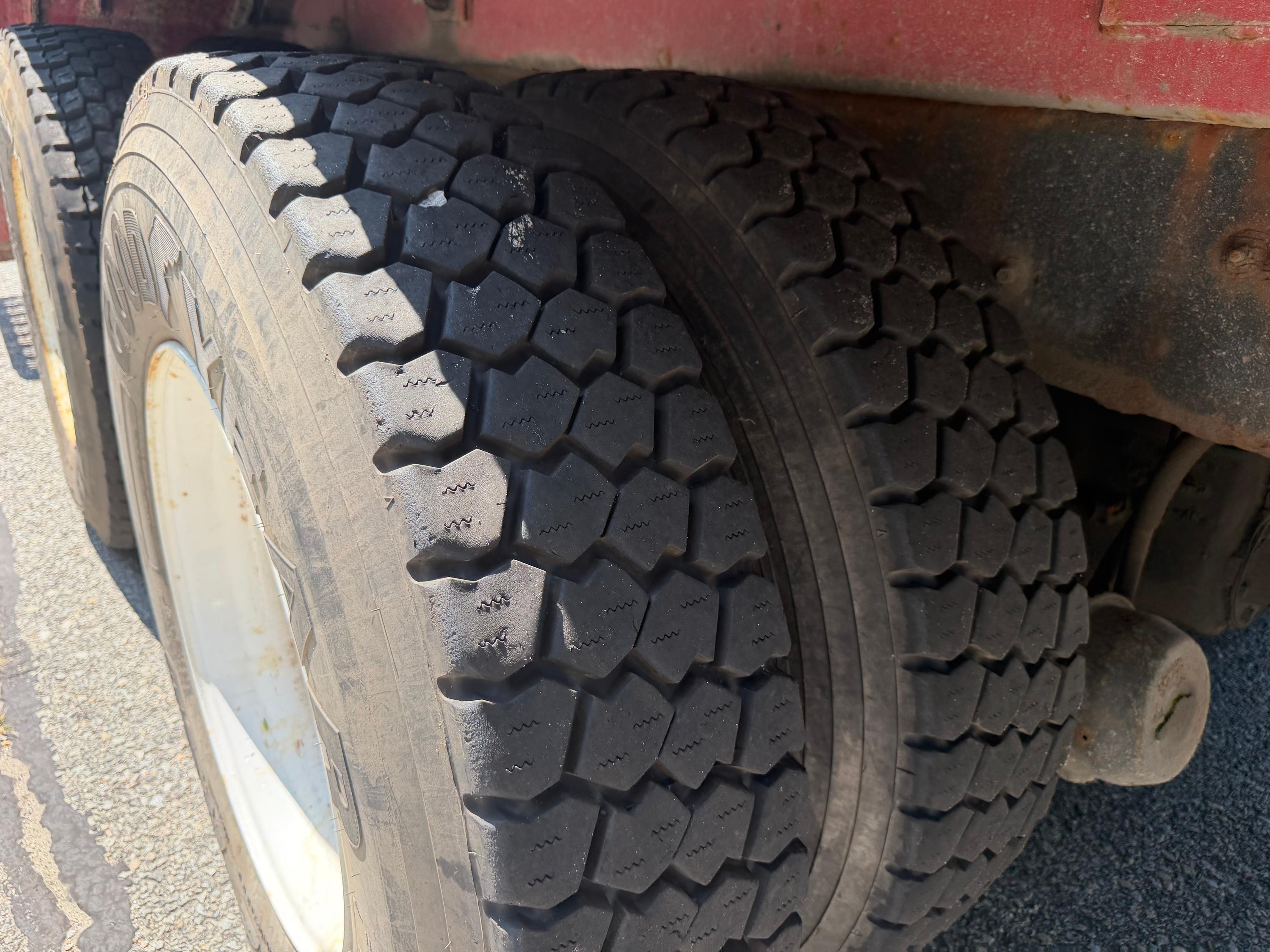 2016 International Labrie Rear Loader - image 6
