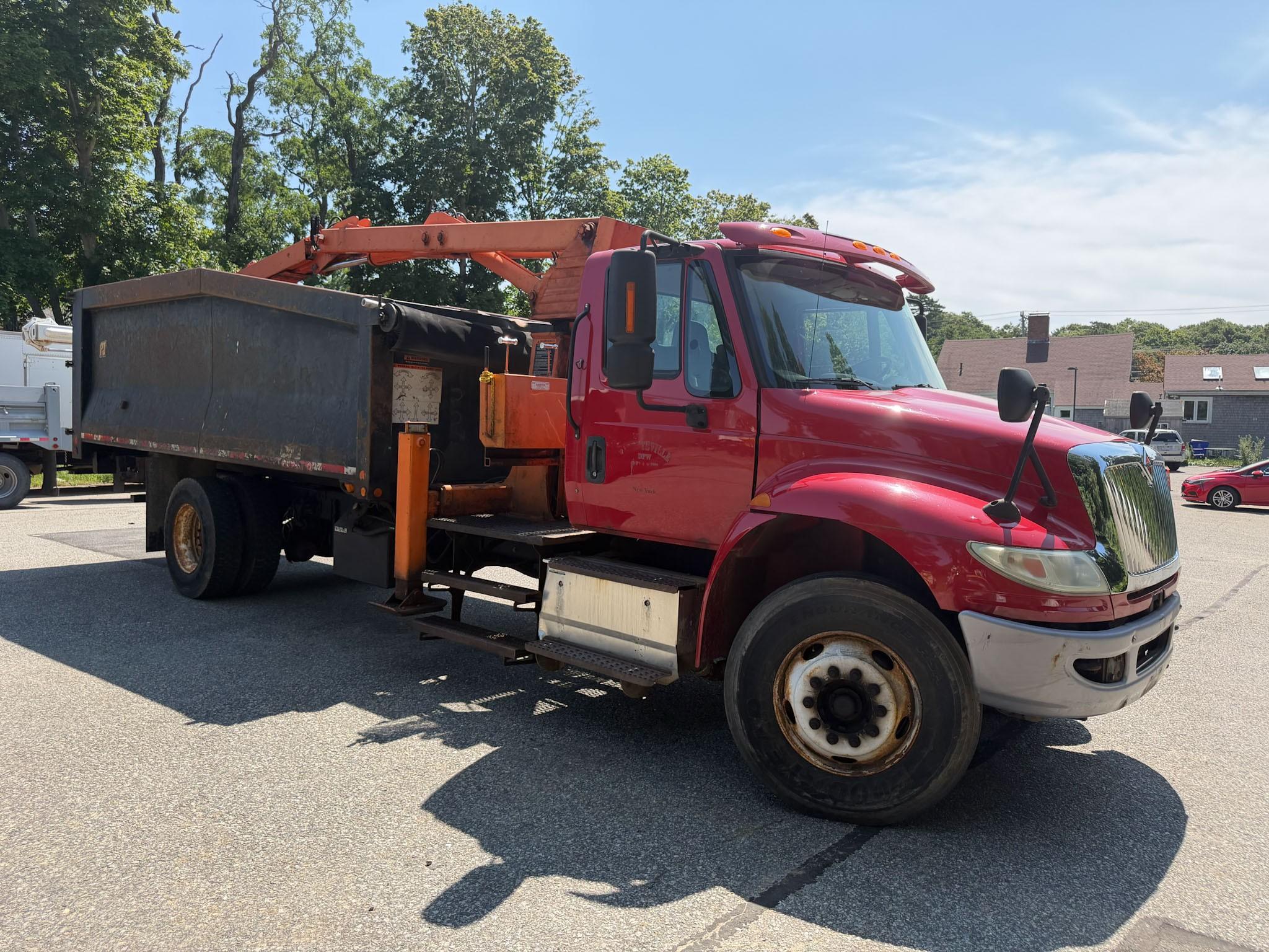 2016 INTERNATIONAL DURASTAR 4300 DUMP/GRAPPLE TRUCK - image 2