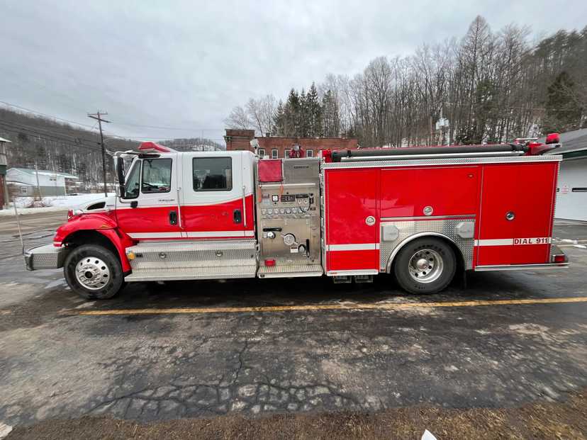 2008 Crimson International Pumper — photo 2